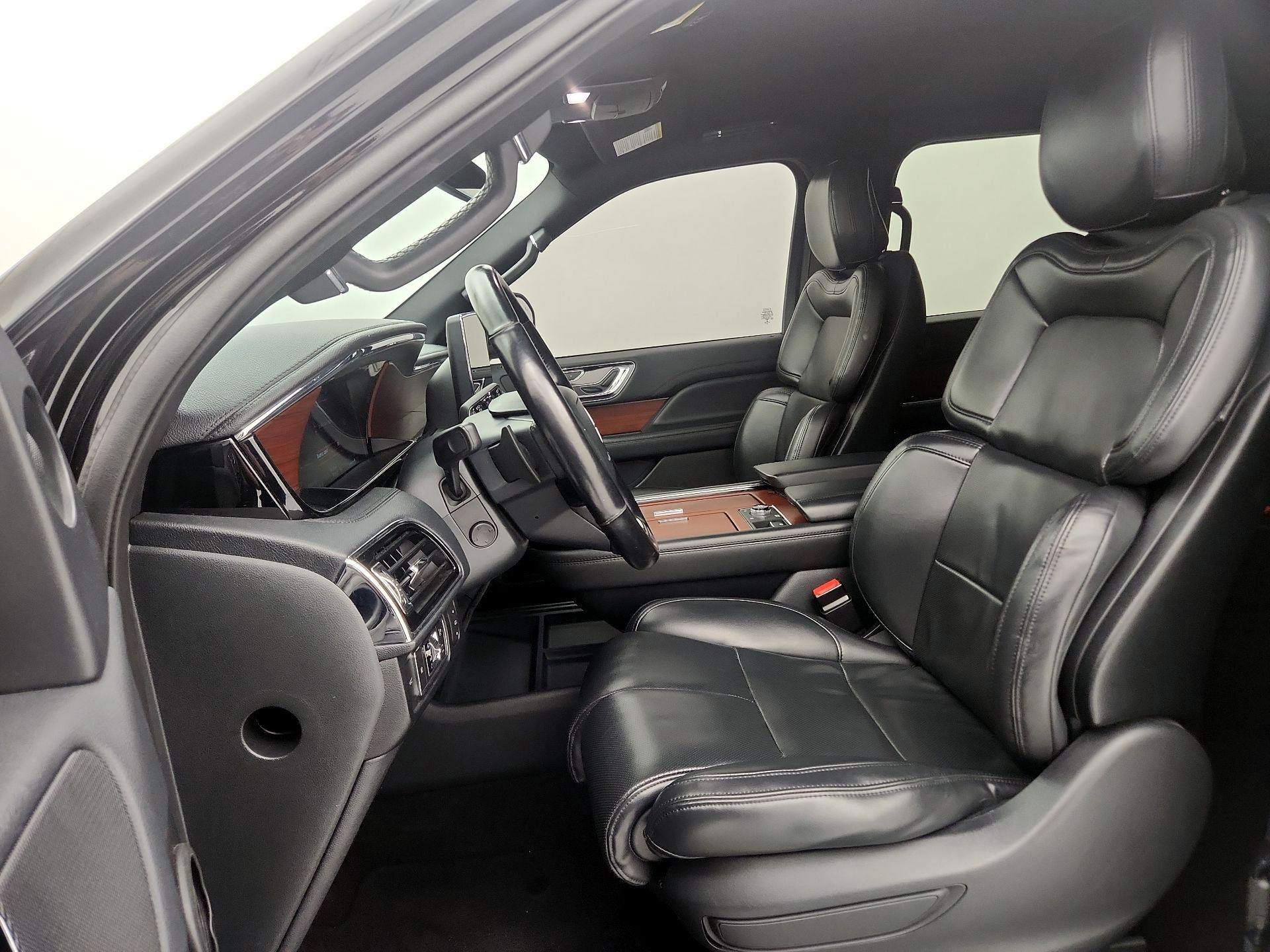 Thumbnail: 2022 Lincoln Navigator L - 11