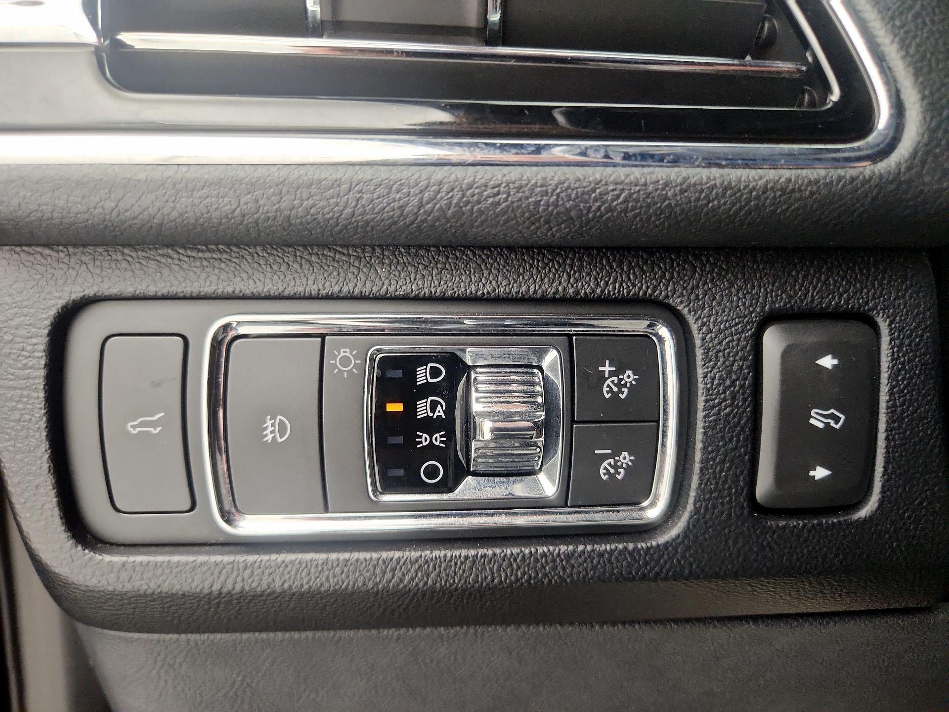 Thumbnail: 2022 Lincoln Navigator L - 13