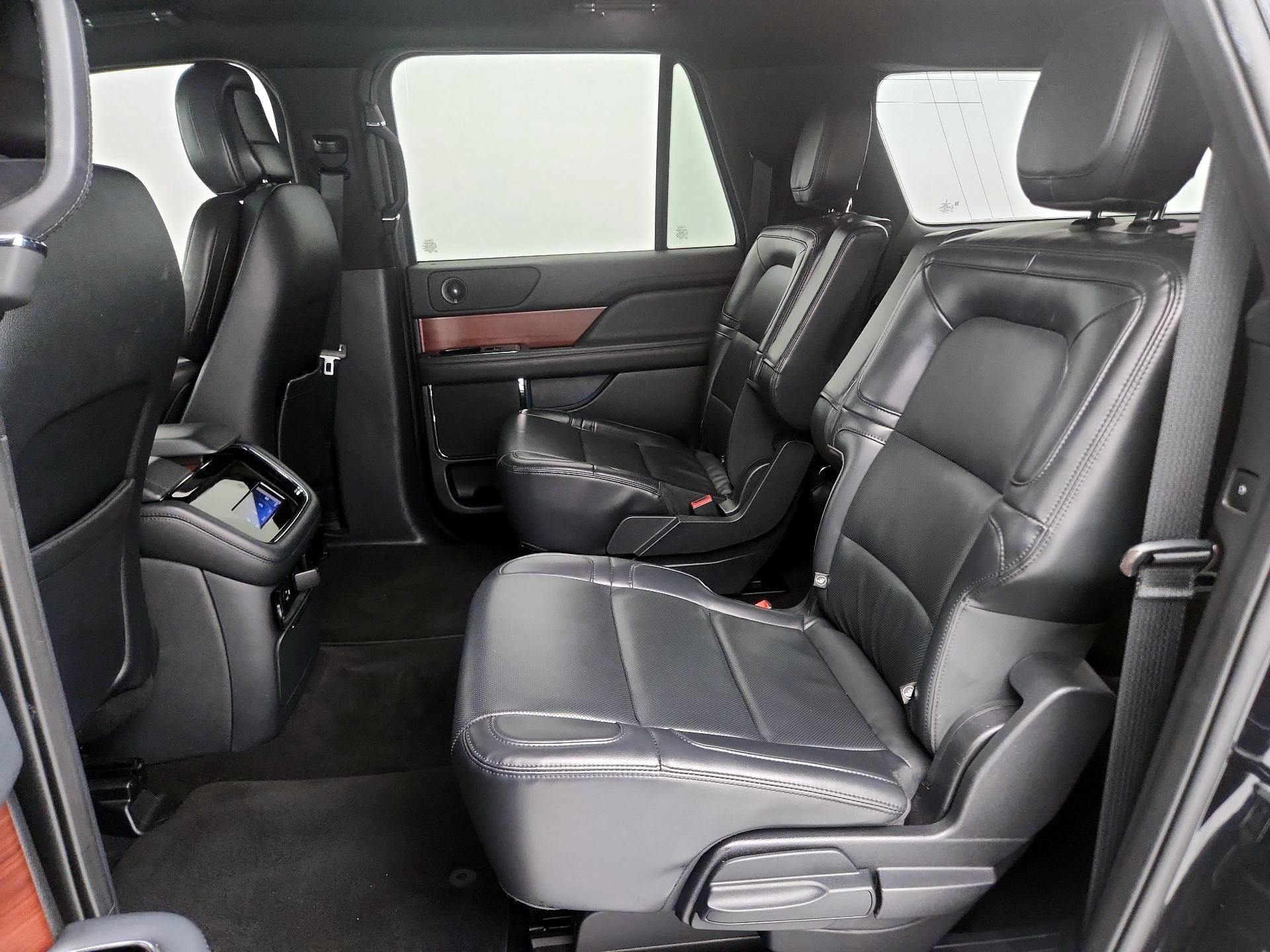 Thumbnail: 2022 Lincoln Navigator L - 20