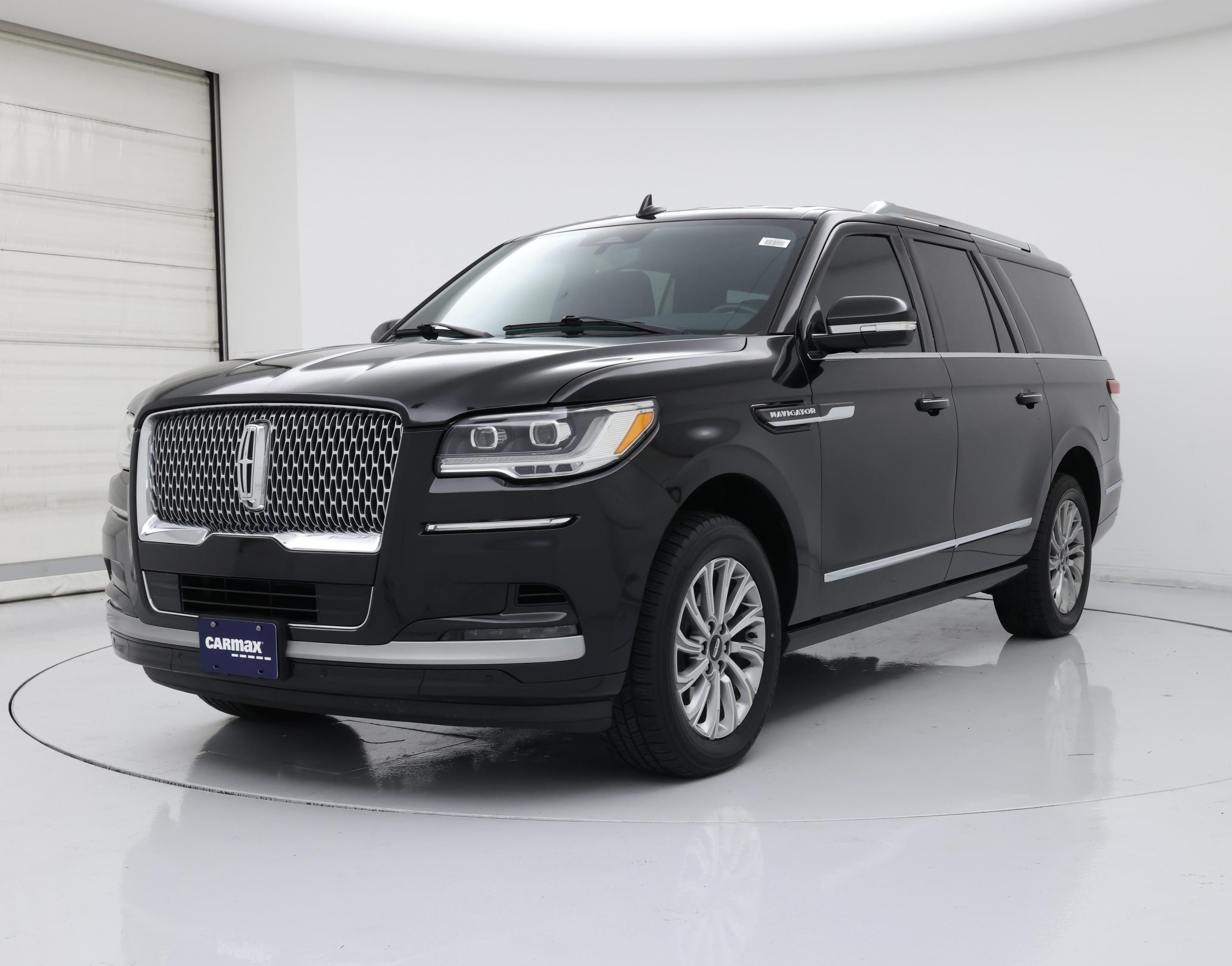 Thumbnail: 2022 Lincoln Navigator L - 4