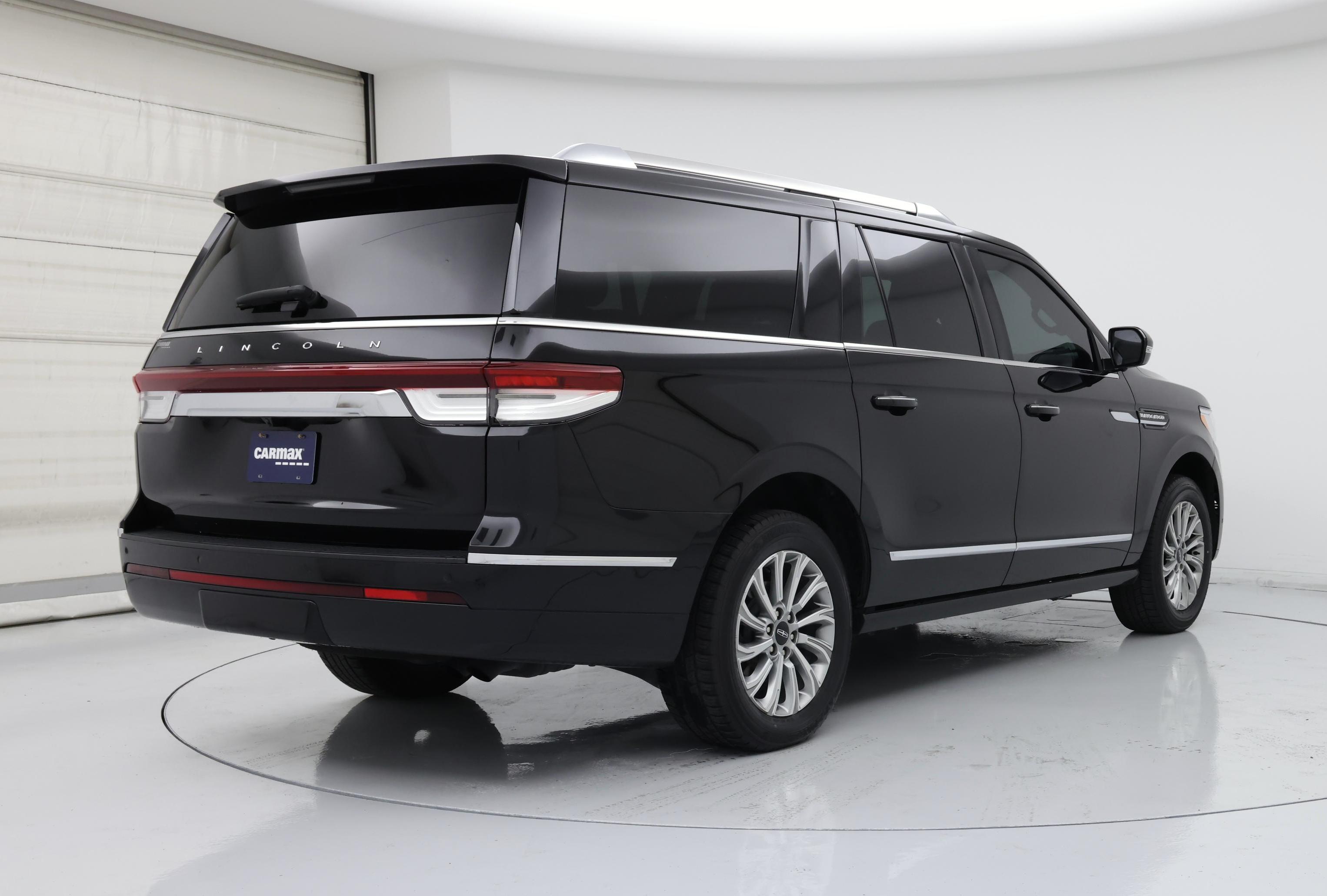 Thumbnail: 2022 Lincoln Navigator L - 8