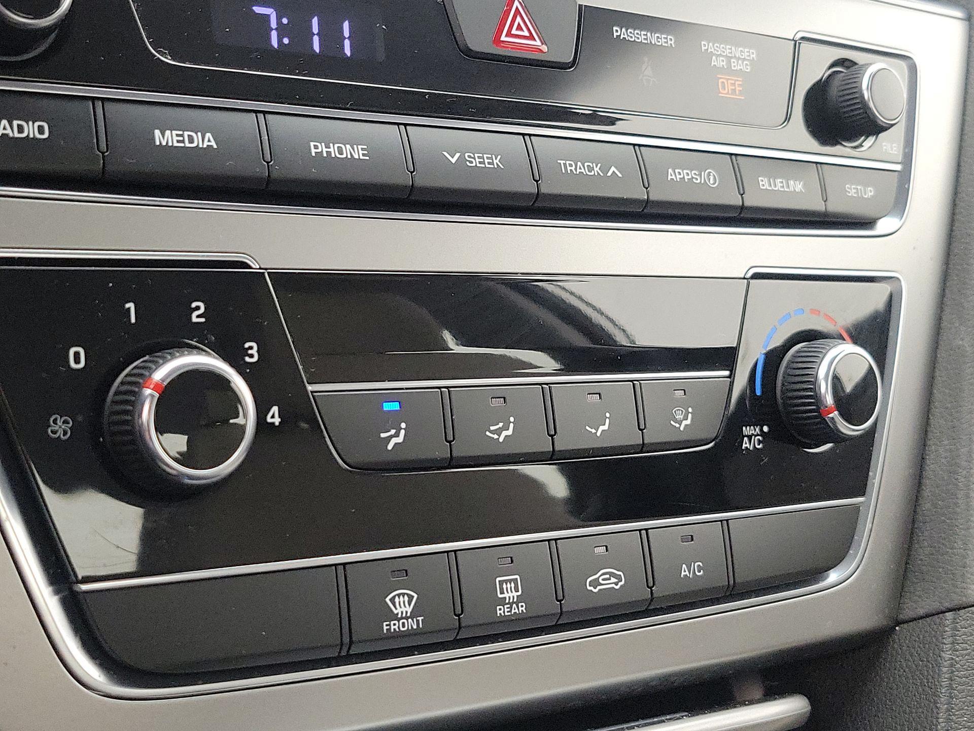 Thumbnail: 2016 Hyundai Sonata - 16