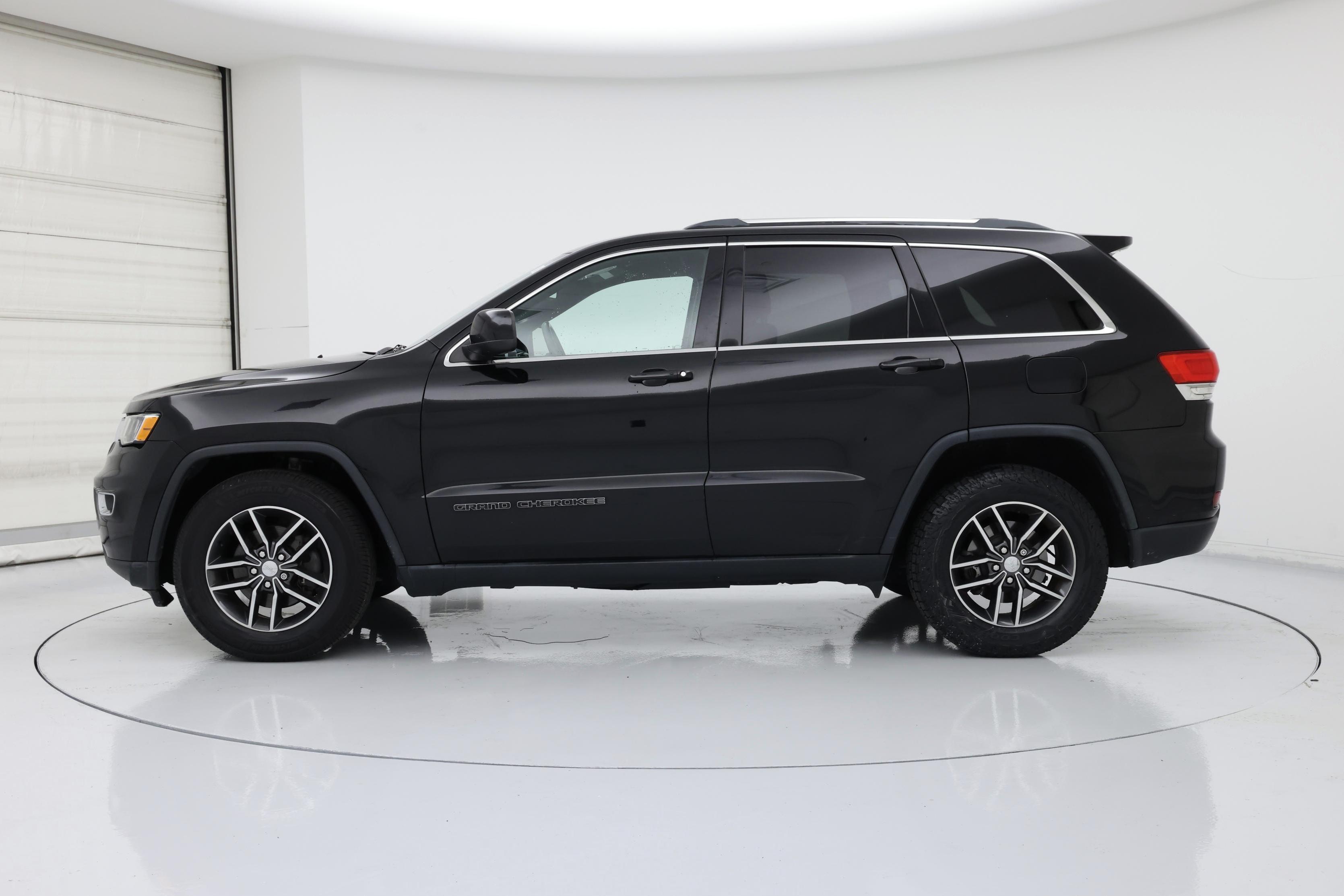 Thumbnail: 2018 Jeep Grand Cherokee - 3