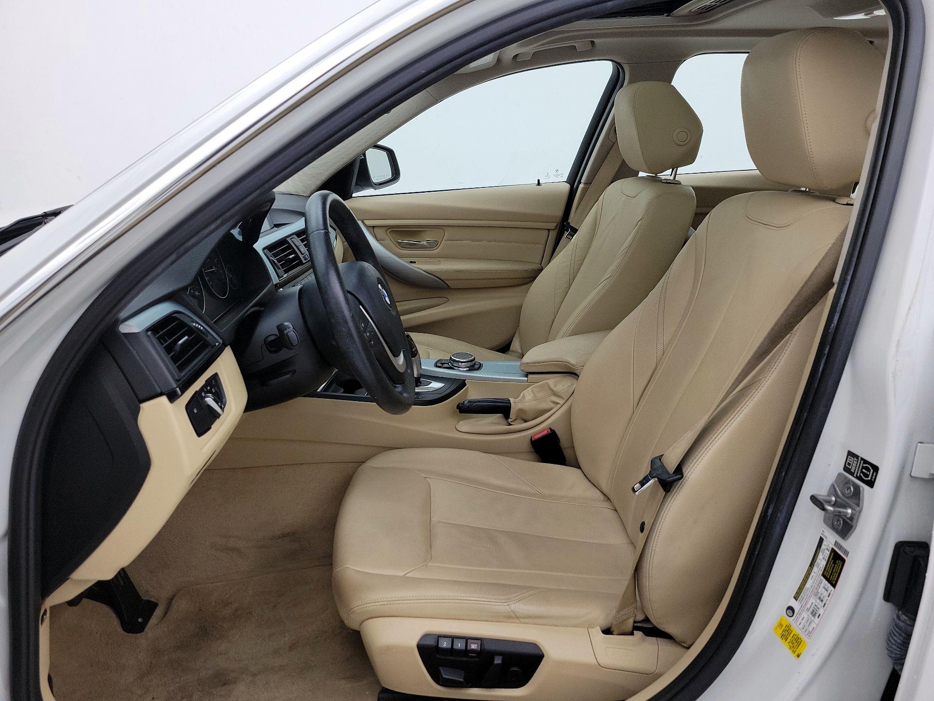 Thumbnail: 2015 BMW 3 Series - 11