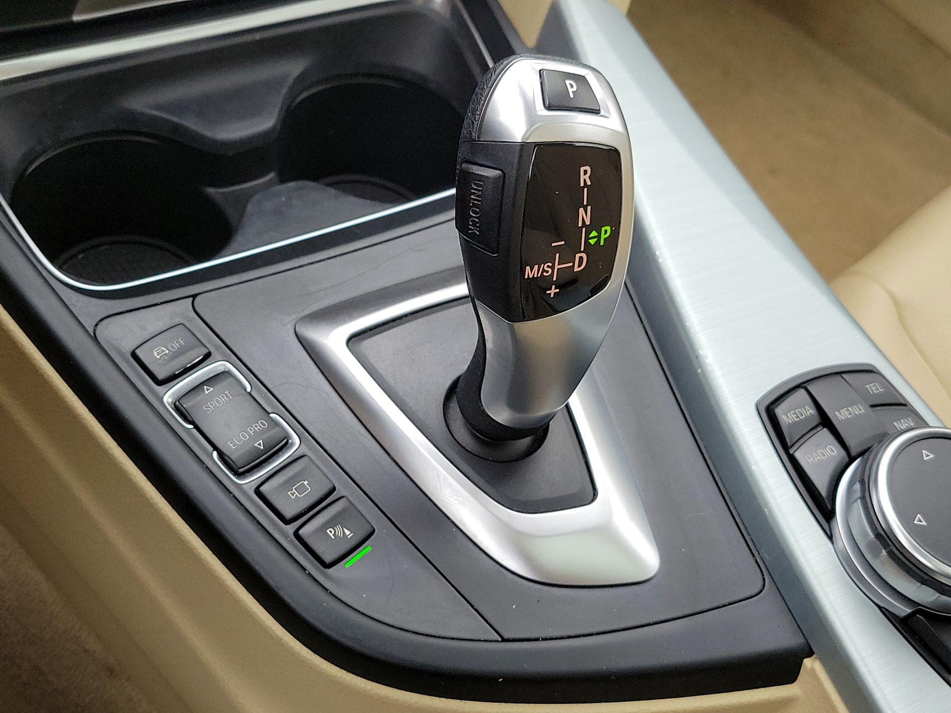 Thumbnail: 2015 BMW 3 Series - 18