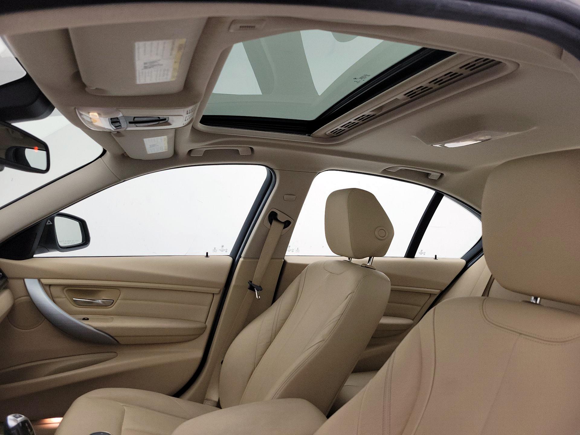 Thumbnail: 2015 BMW 3 Series - 20