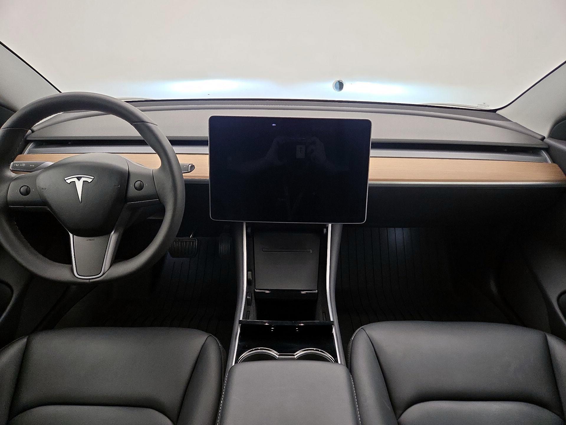 Thumbnail: 2020 Tesla Model 3 - 9