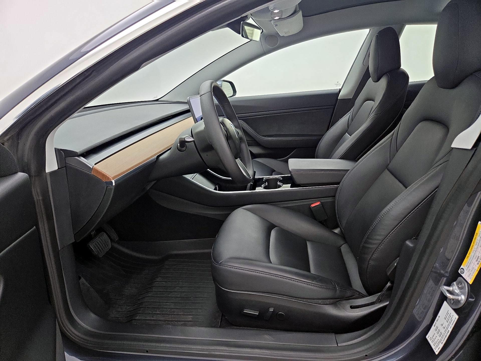 Thumbnail: 2020 Tesla Model 3 - 11