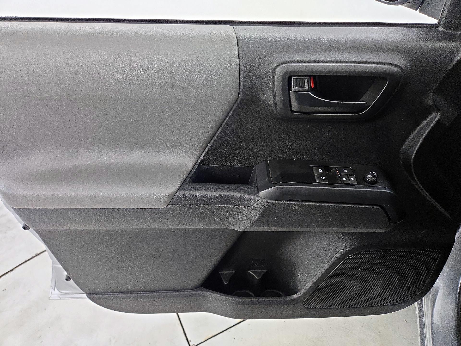 Thumbnail: 2022 Toyota Tacoma - 12