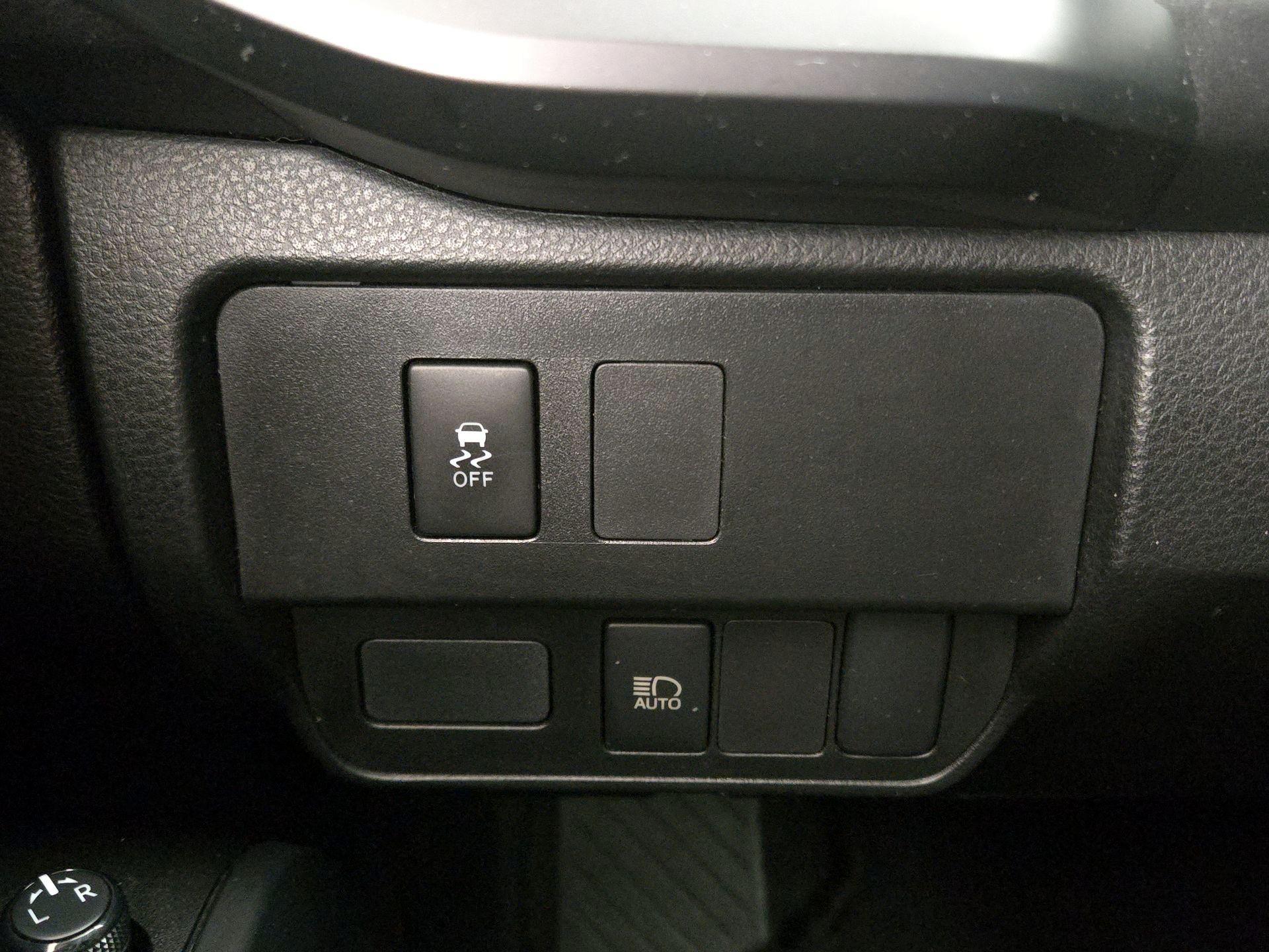 Thumbnail: 2022 Toyota Tacoma - 13