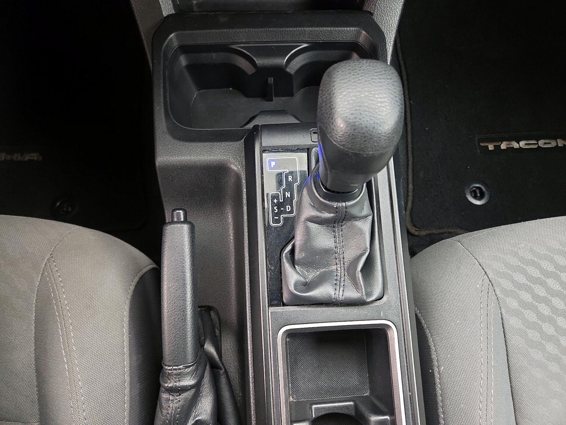 Thumbnail: 2022 Toyota Tacoma - 17