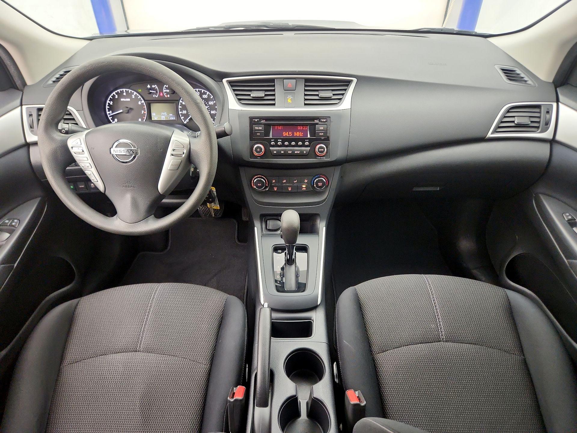 Thumbnail: 2016 Nissan Sentra - 9