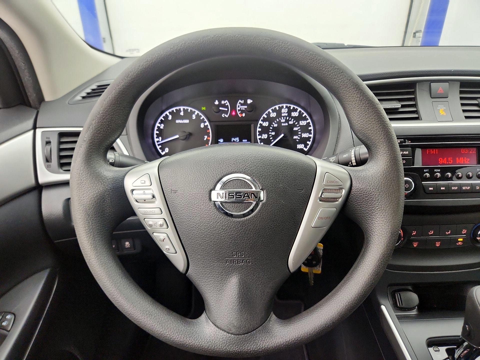 Thumbnail: 2016 Nissan Sentra - 10
