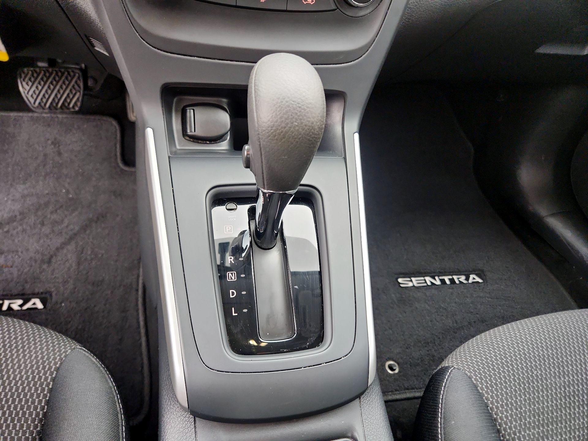 Thumbnail: 2016 Nissan Sentra - 16