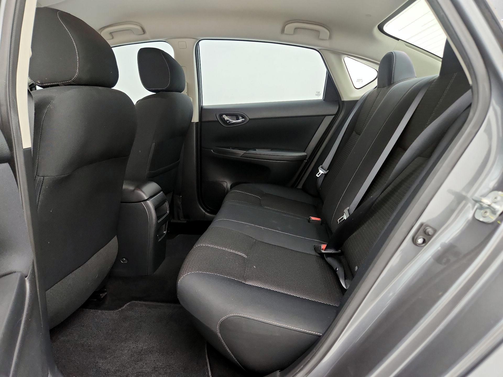 Thumbnail: 2016 Nissan Sentra - 18