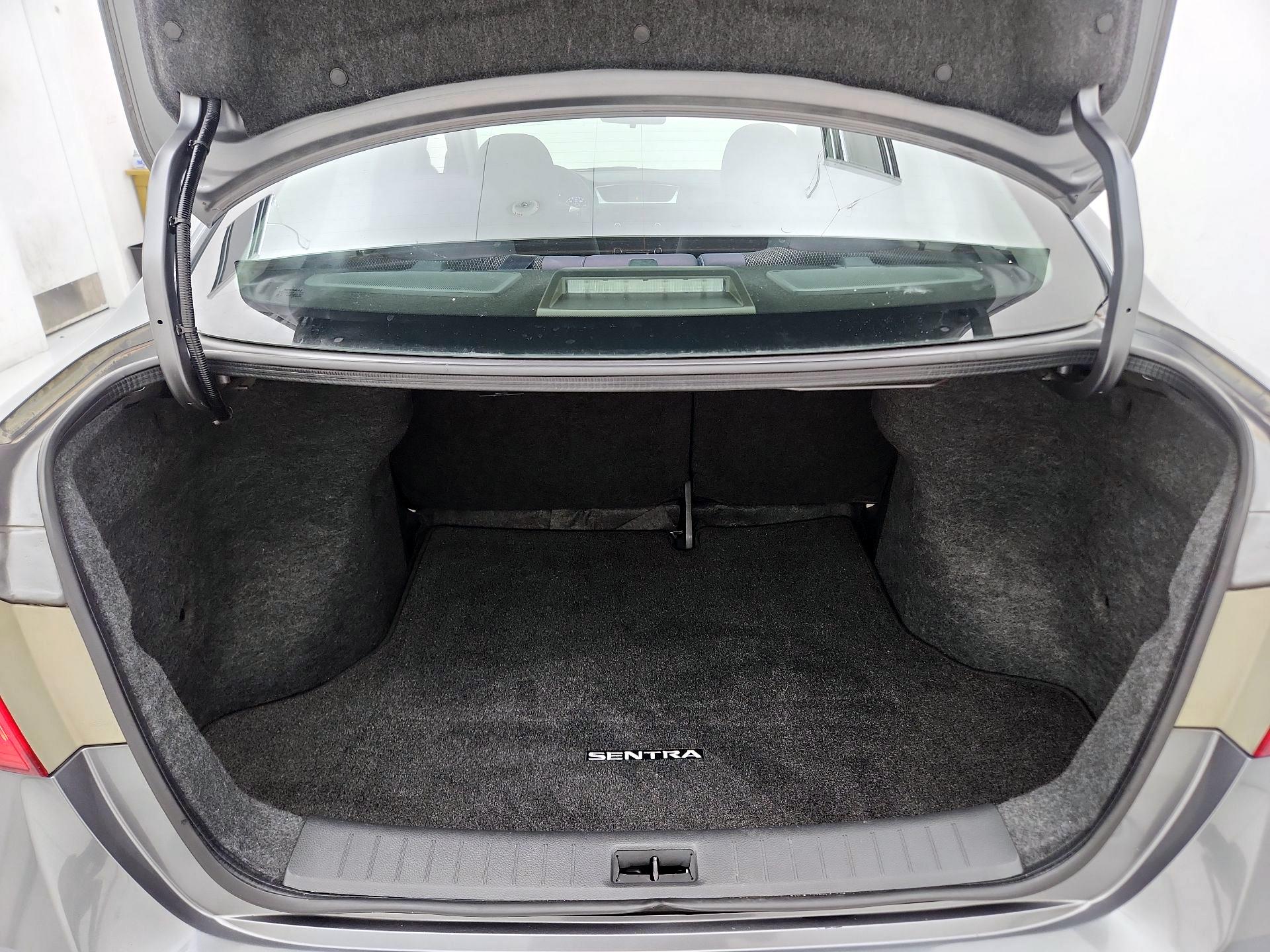 Thumbnail: 2016 Nissan Sentra - 19