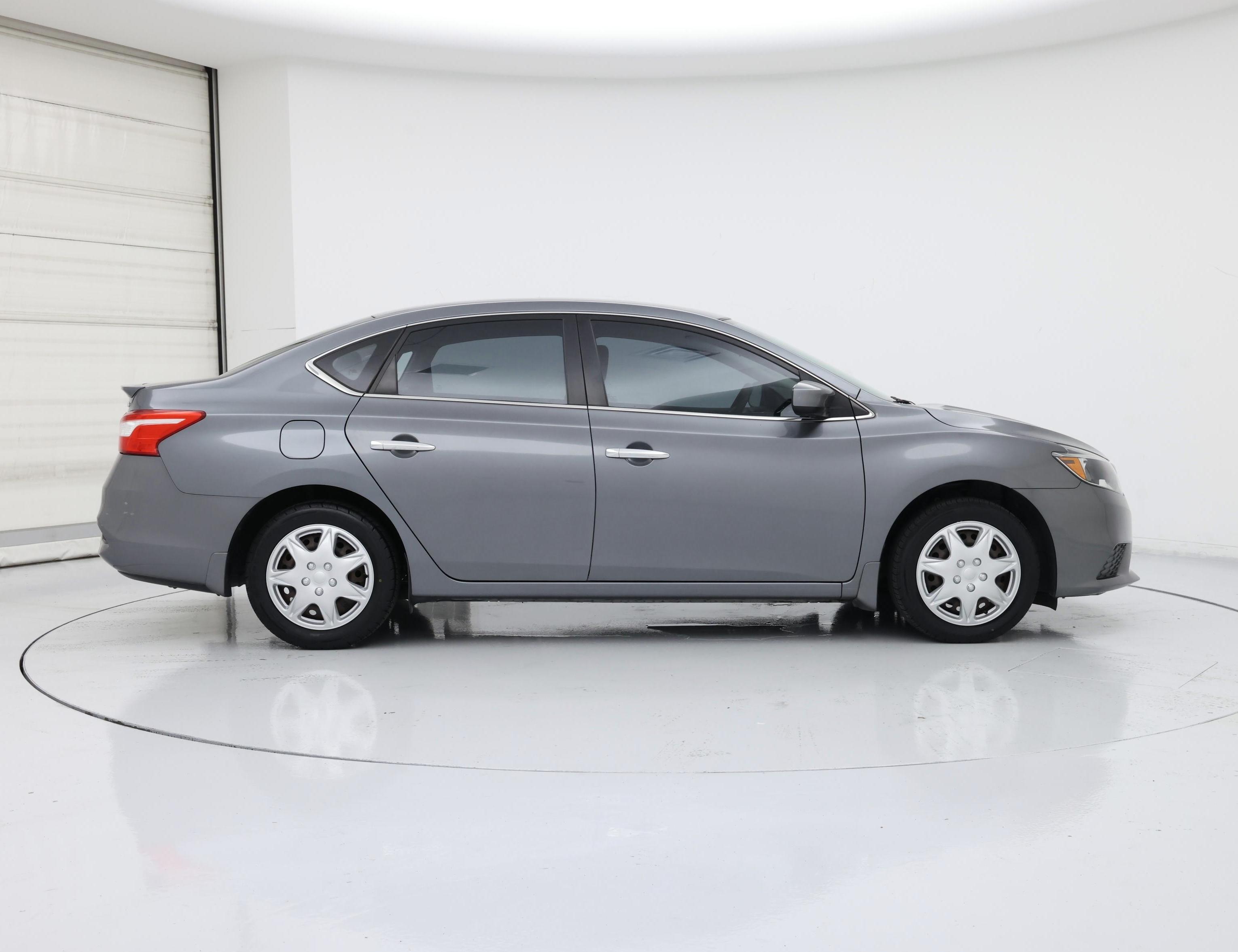 Thumbnail: 2016 Nissan Sentra - 7