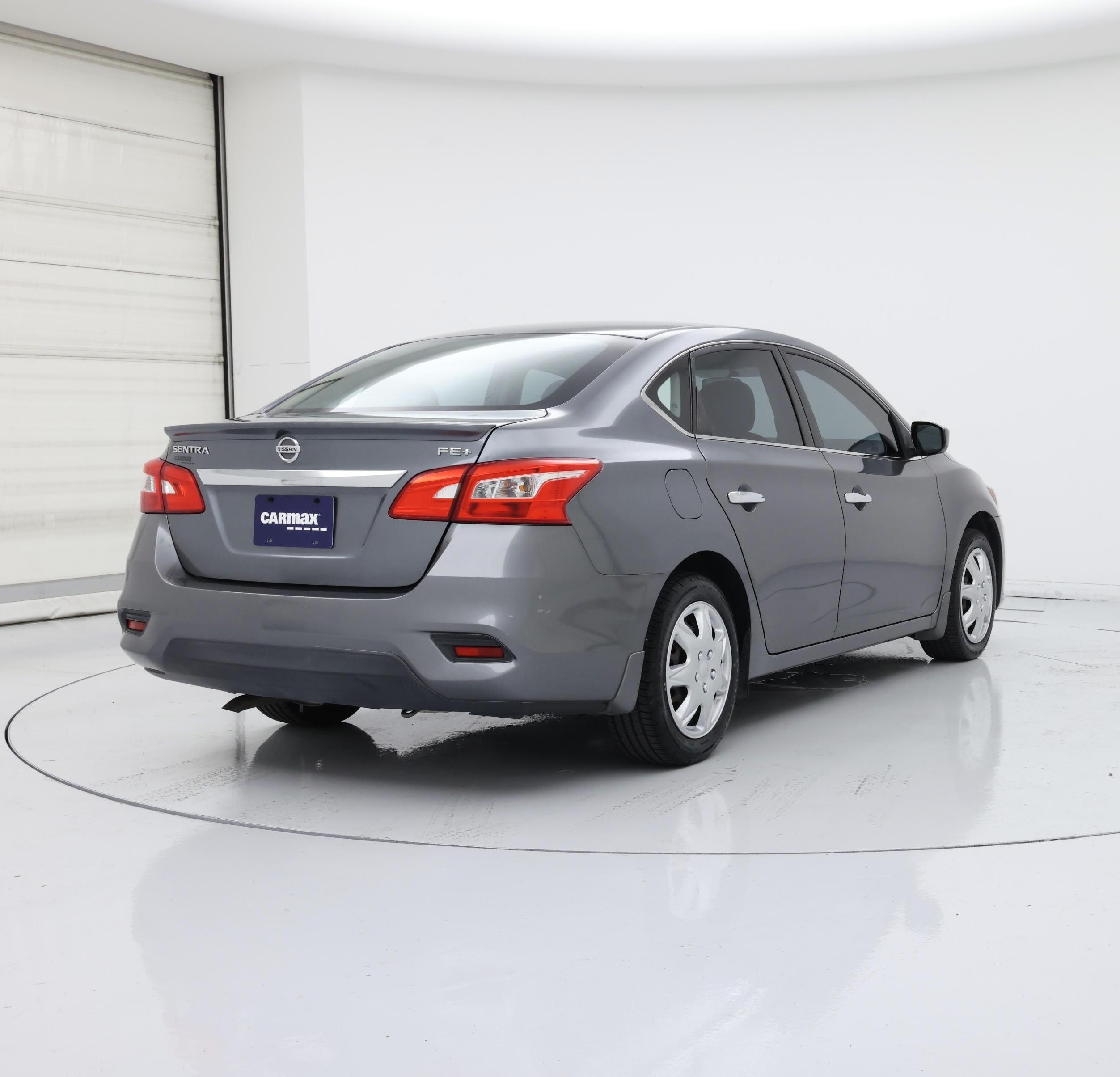 Thumbnail: 2016 Nissan Sentra - 8