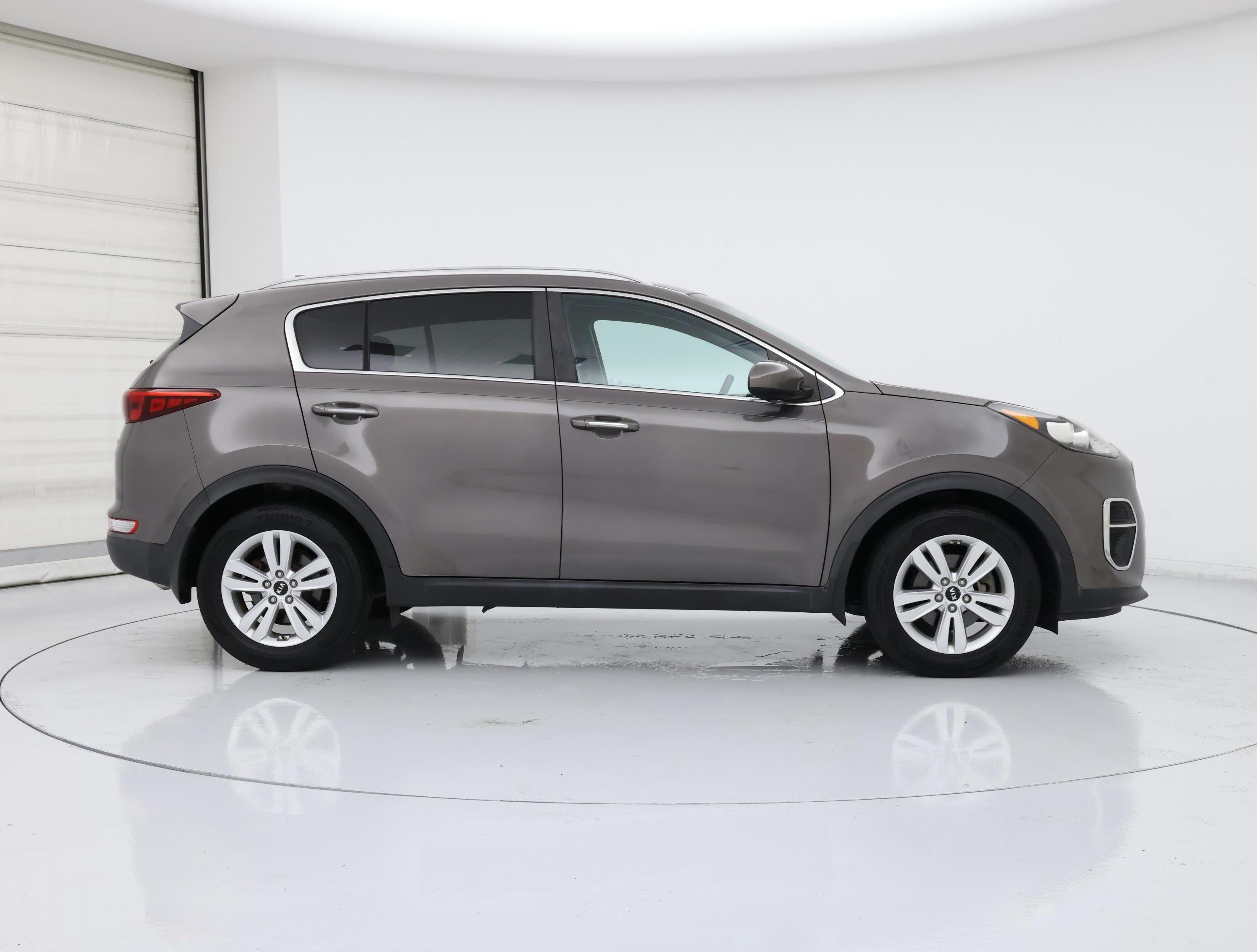 Thumbnail: 2017 Kia Sportage - 7