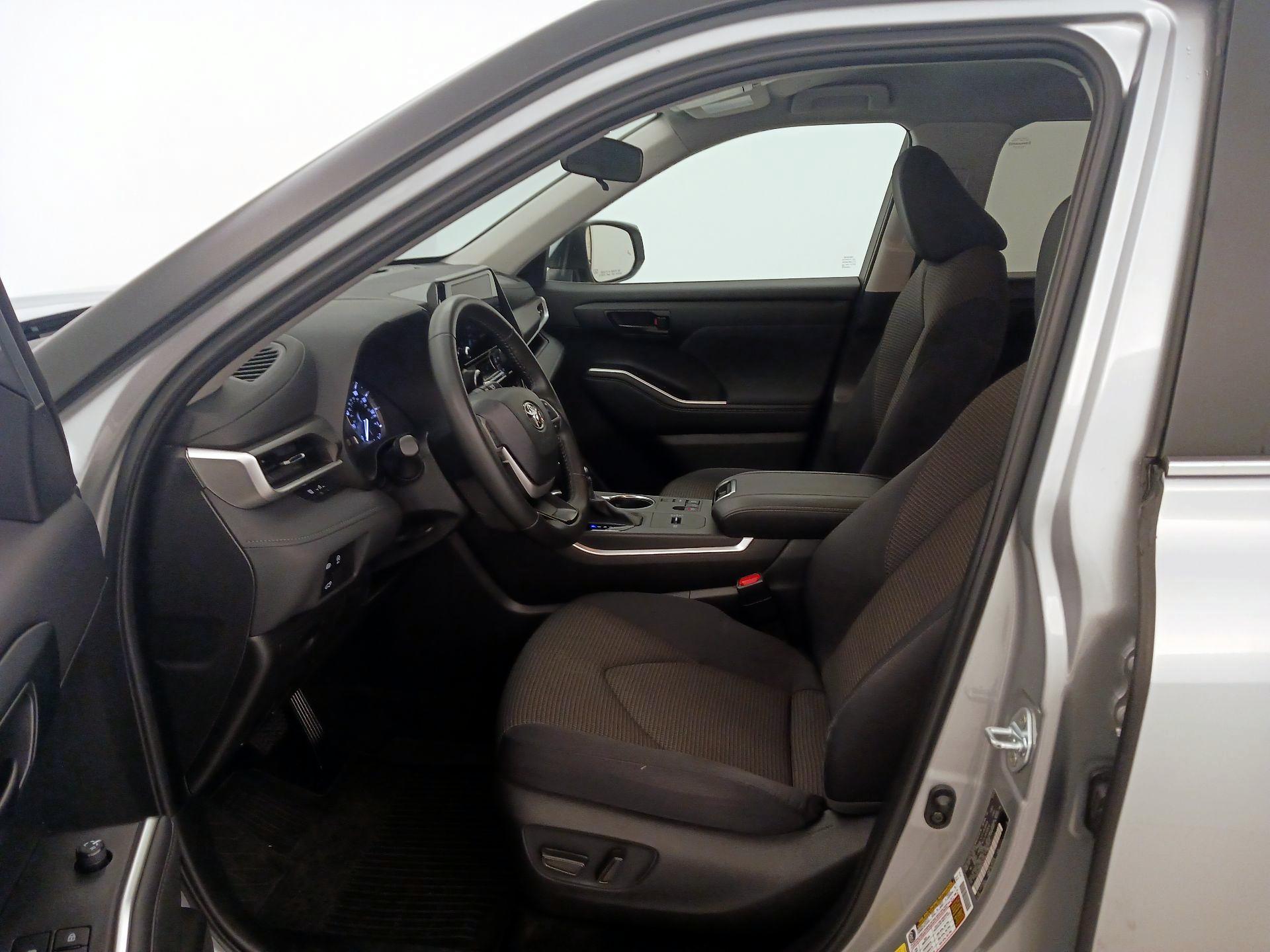 Thumbnail: 2024 Toyota Highlander - 11