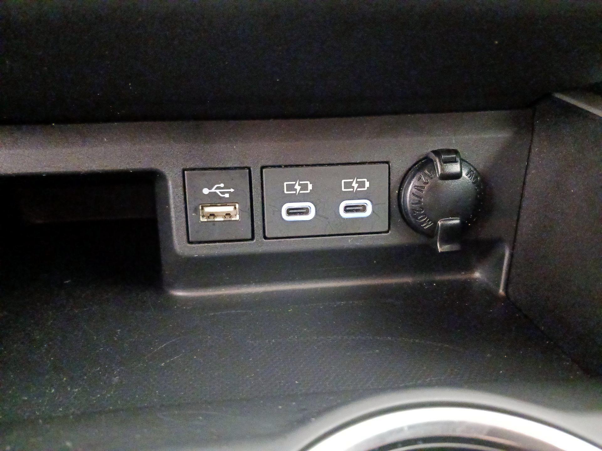 Thumbnail: 2024 Toyota Highlander - 18