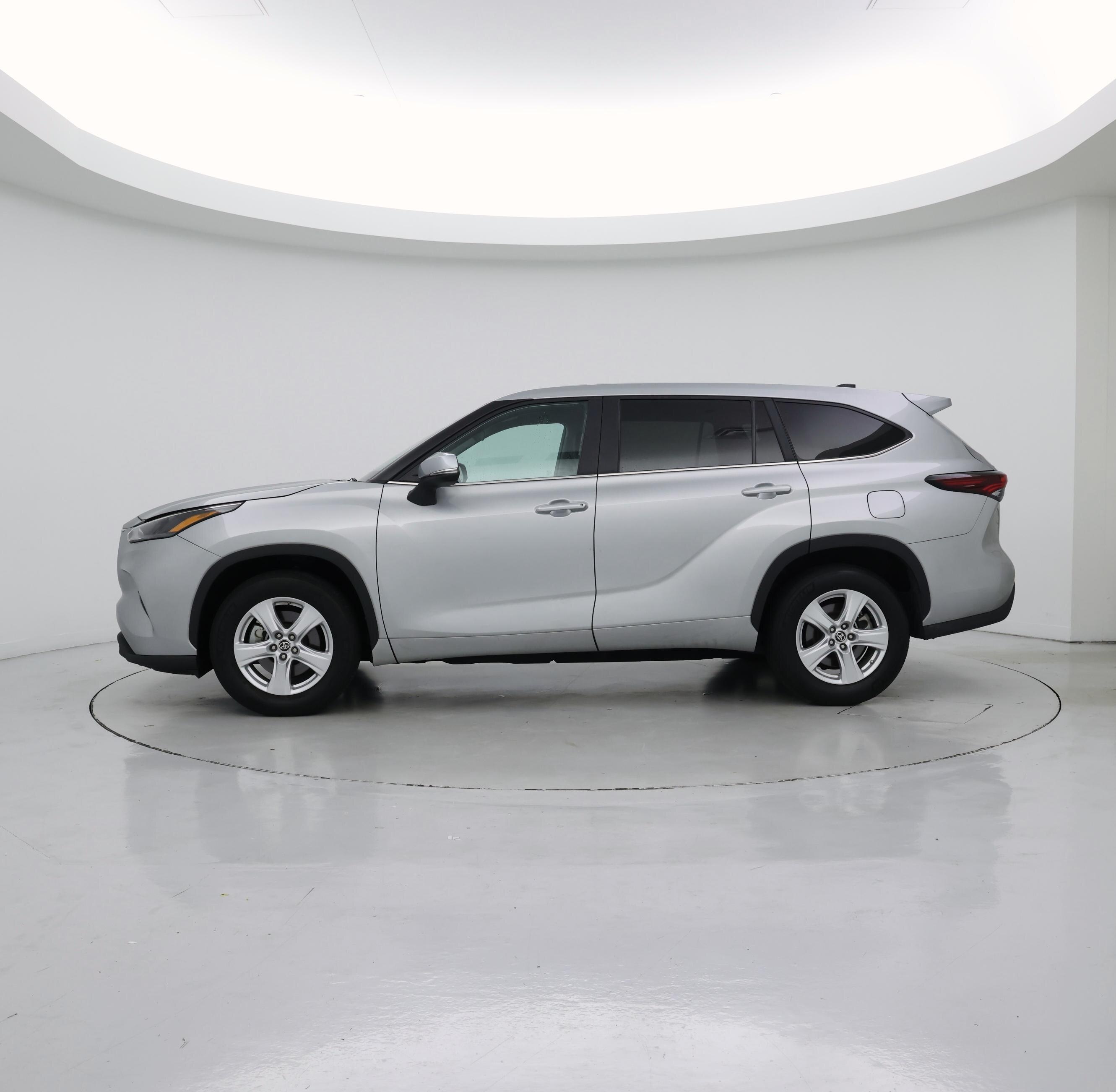 Thumbnail: 2024 Toyota Highlander - 3