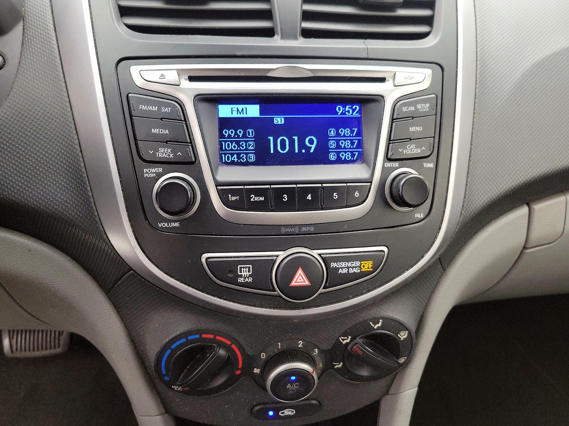 Thumbnail: 2015 Hyundai Accent - 14