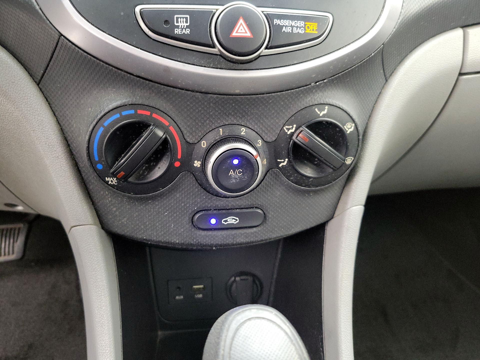 Thumbnail: 2015 Hyundai Accent - 15