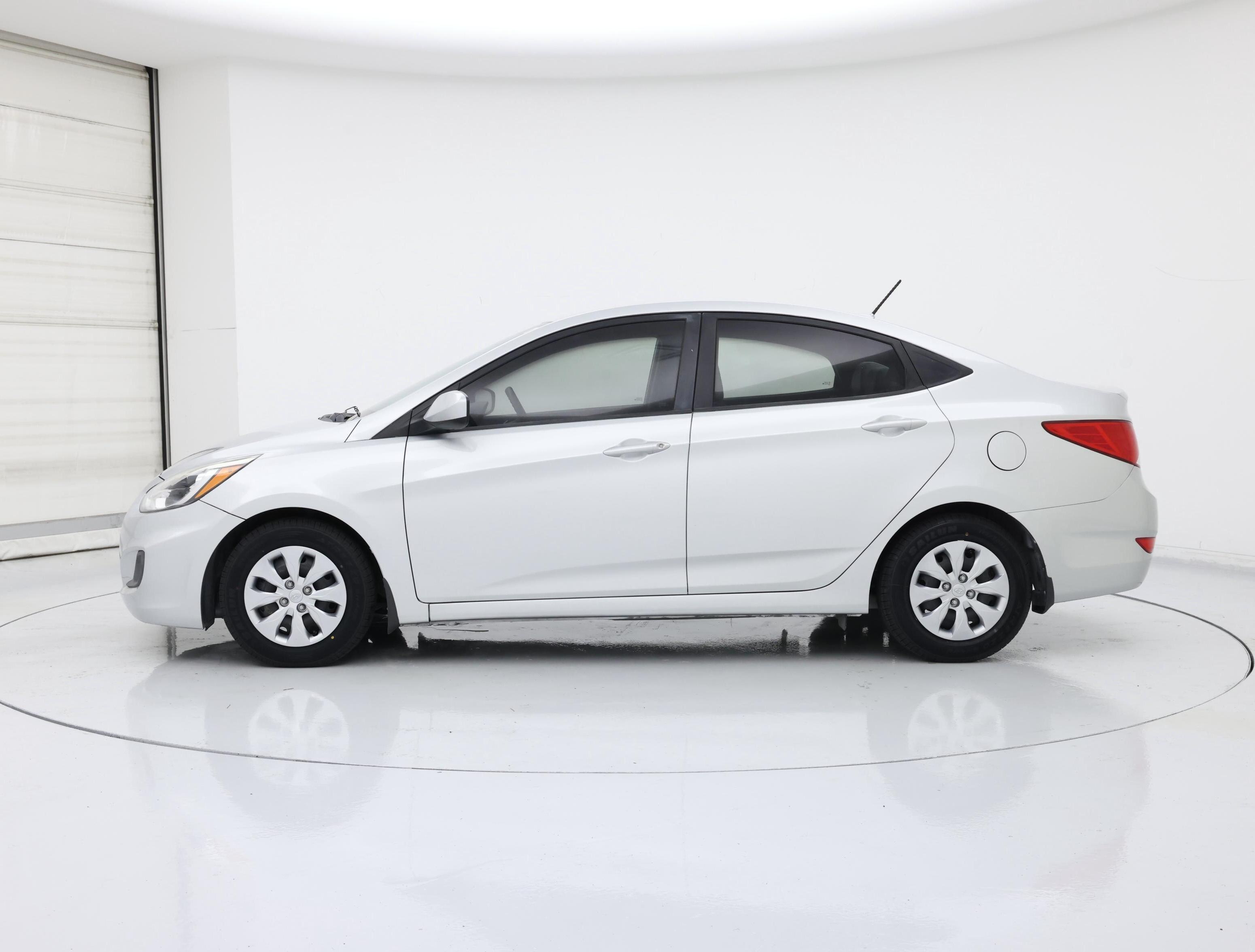 Thumbnail: 2015 Hyundai Accent - 3