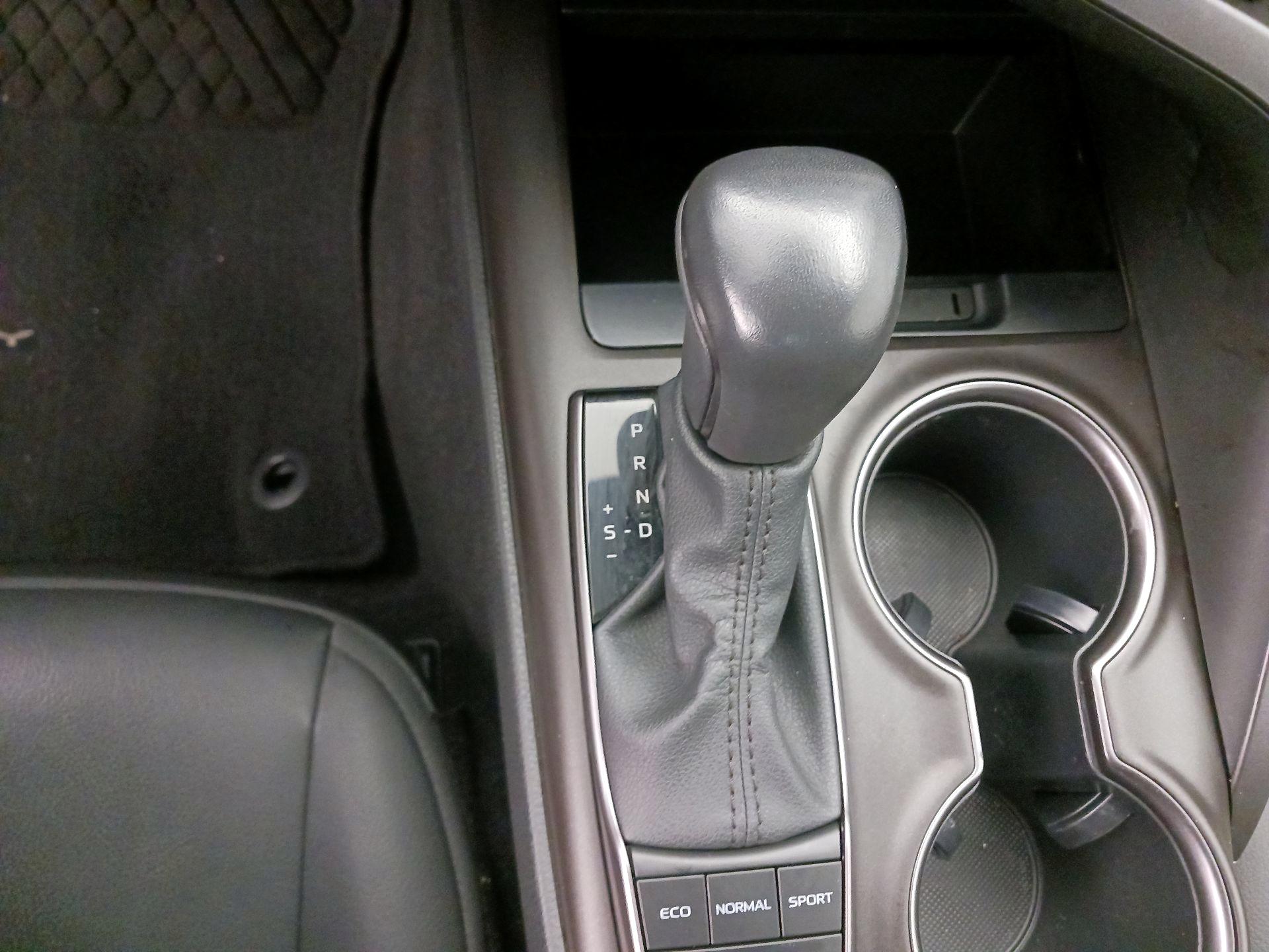 Thumbnail: 2023 Toyota Camry - 17