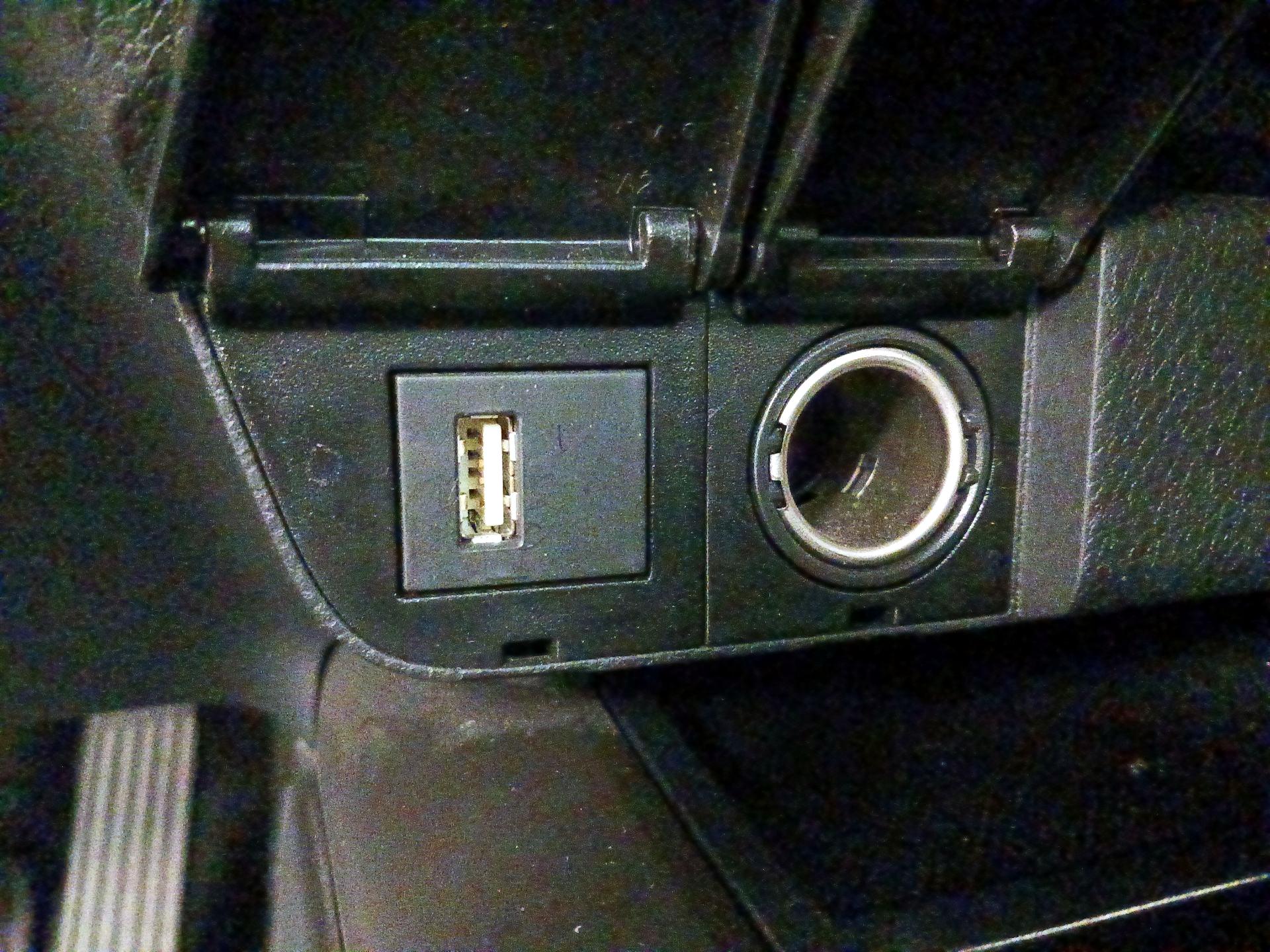 Thumbnail: 2023 Toyota Camry - 18