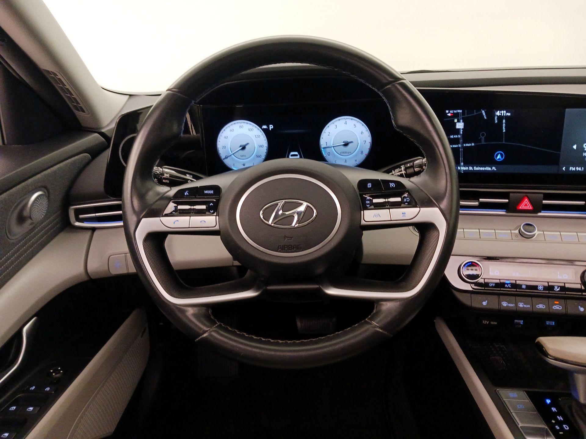 Thumbnail: 2022 Hyundai Elantra - 10