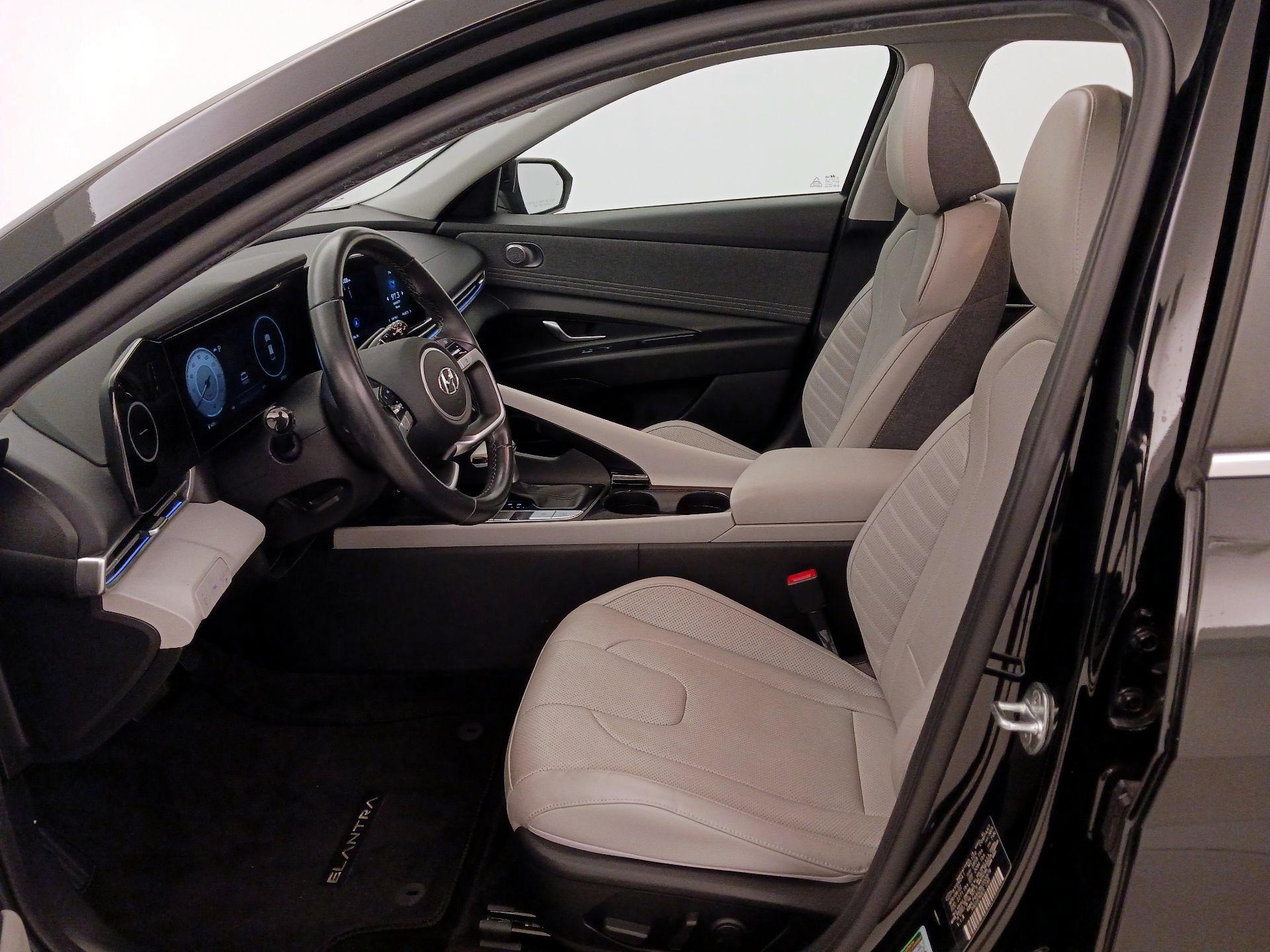 Thumbnail: 2022 Hyundai Elantra - 11