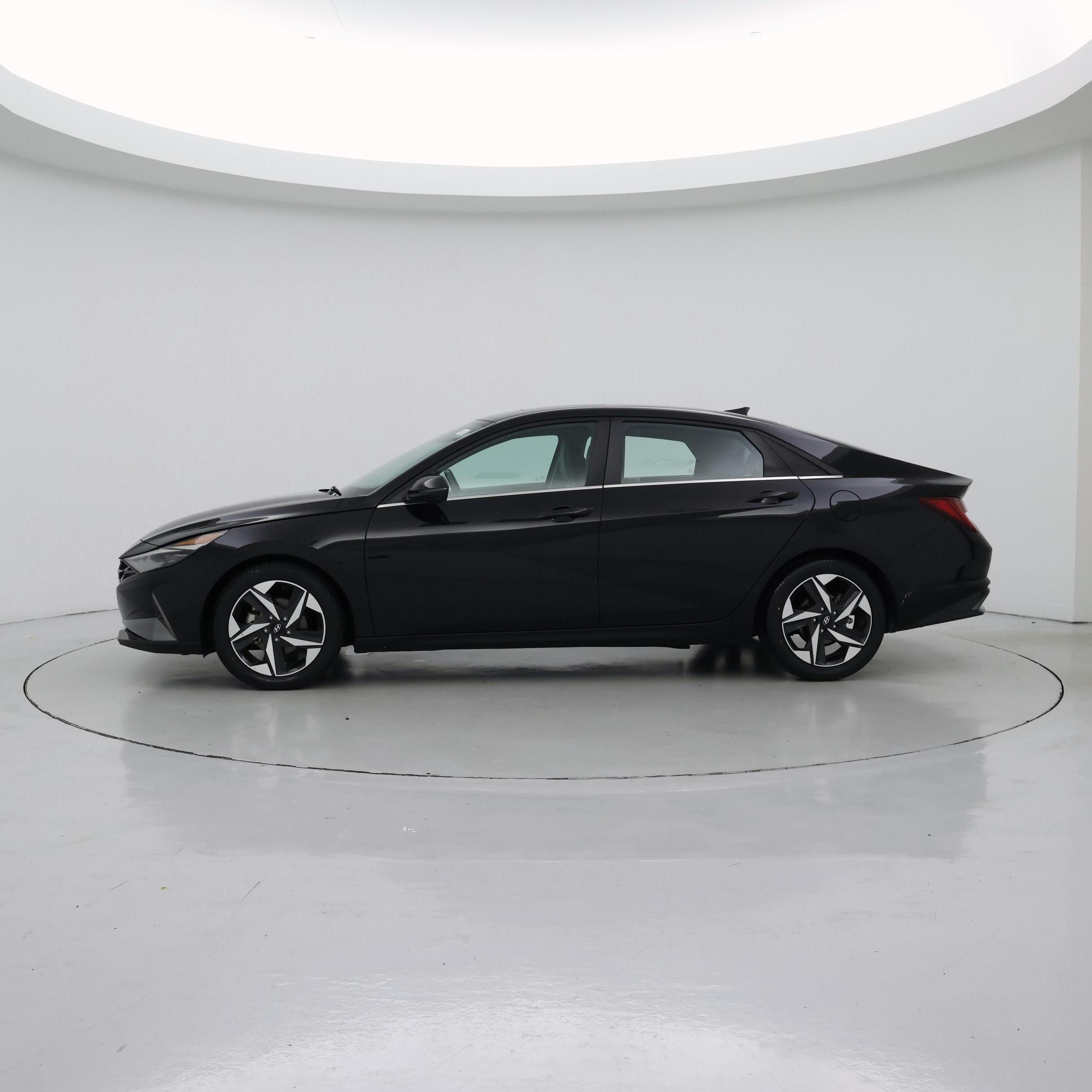 Thumbnail: 2022 Hyundai Elantra - 3