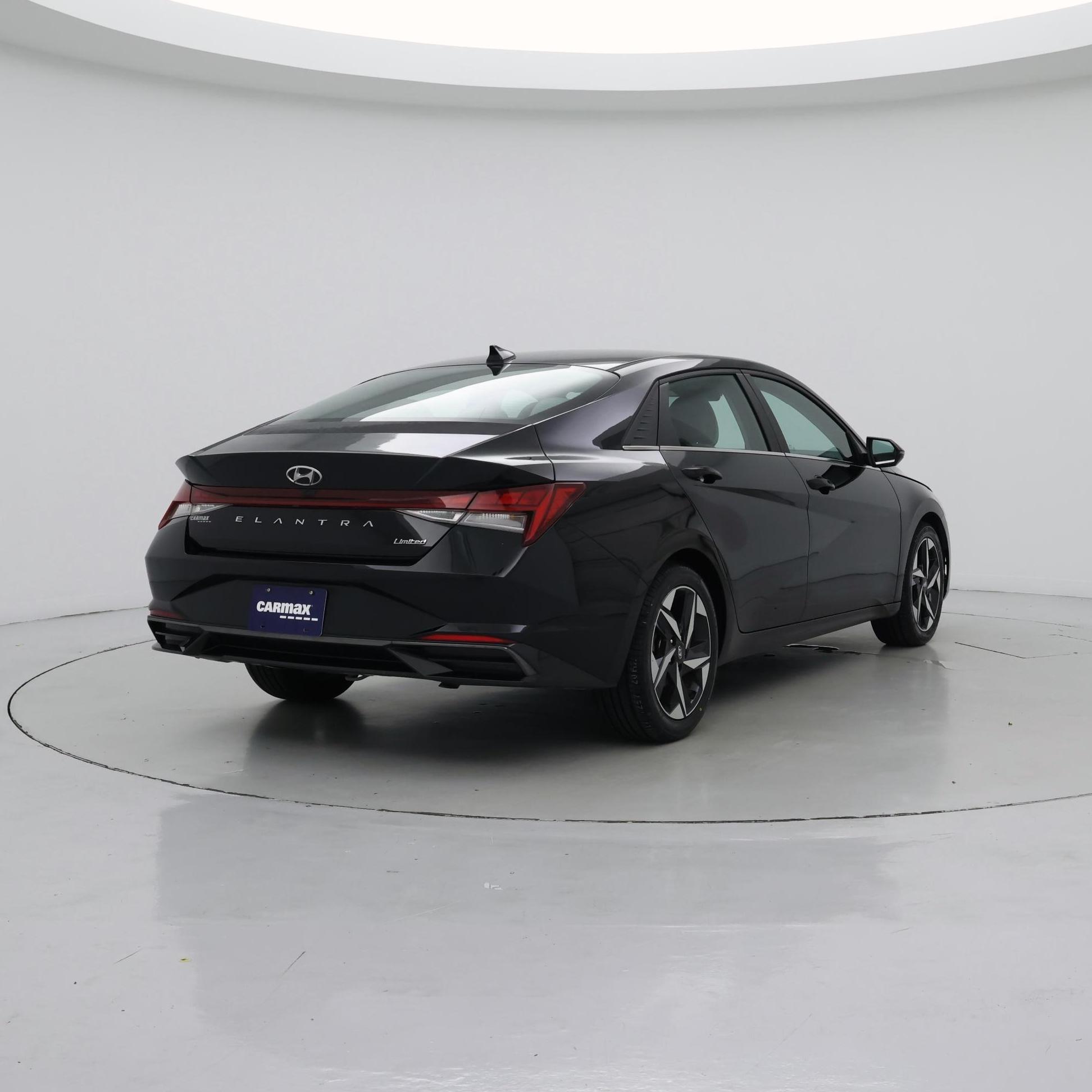 Thumbnail: 2022 Hyundai Elantra - 8