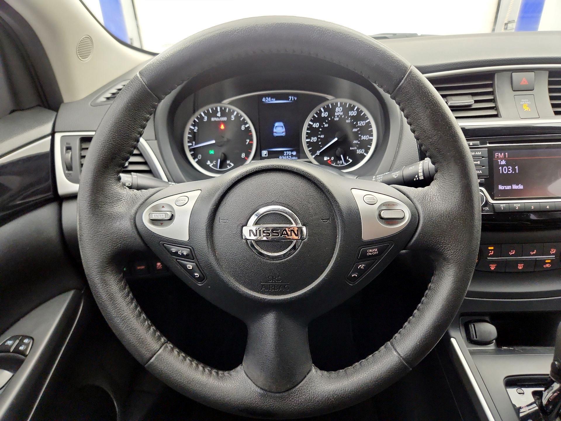 Thumbnail: 2017 Nissan Sentra - 10