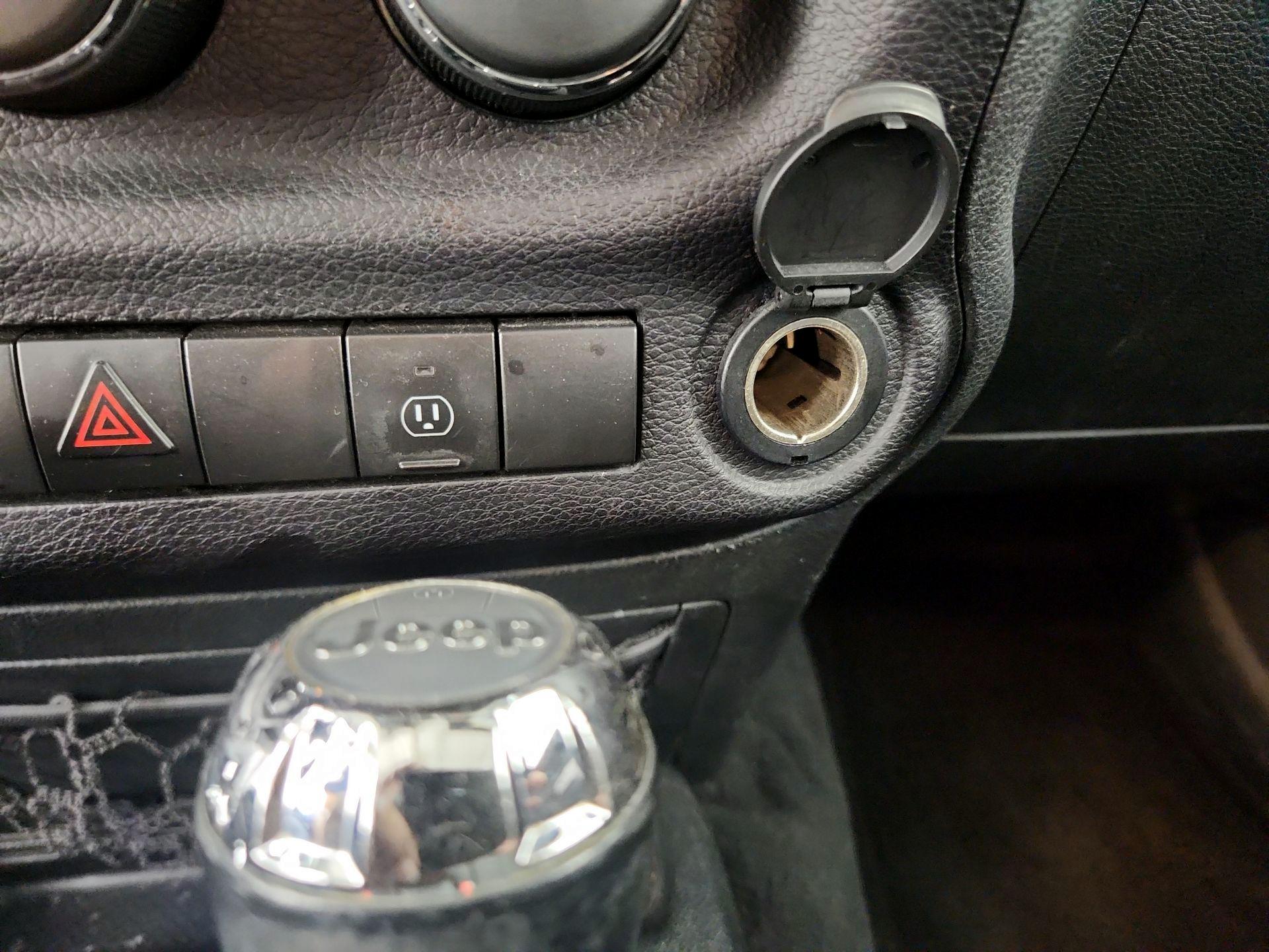 Thumbnail: 2017 Jeep Wrangler - 16