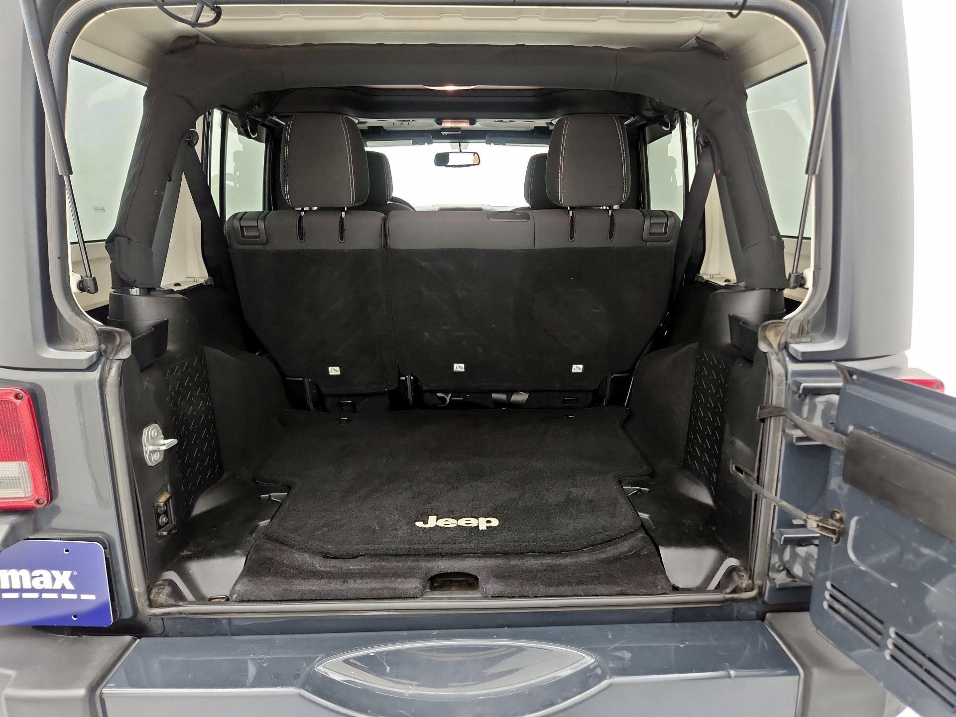 Thumbnail: 2017 Jeep Wrangler - 18