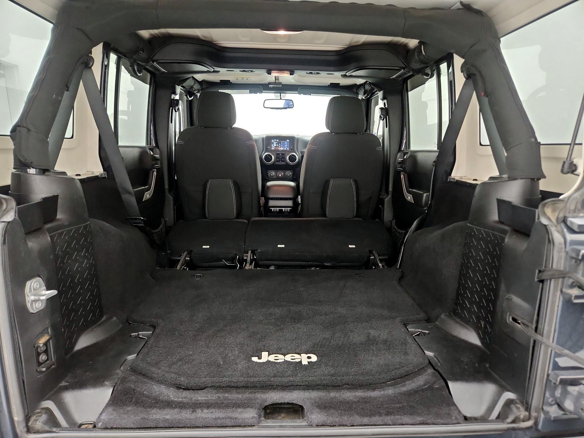 Thumbnail: 2017 Jeep Wrangler - 19