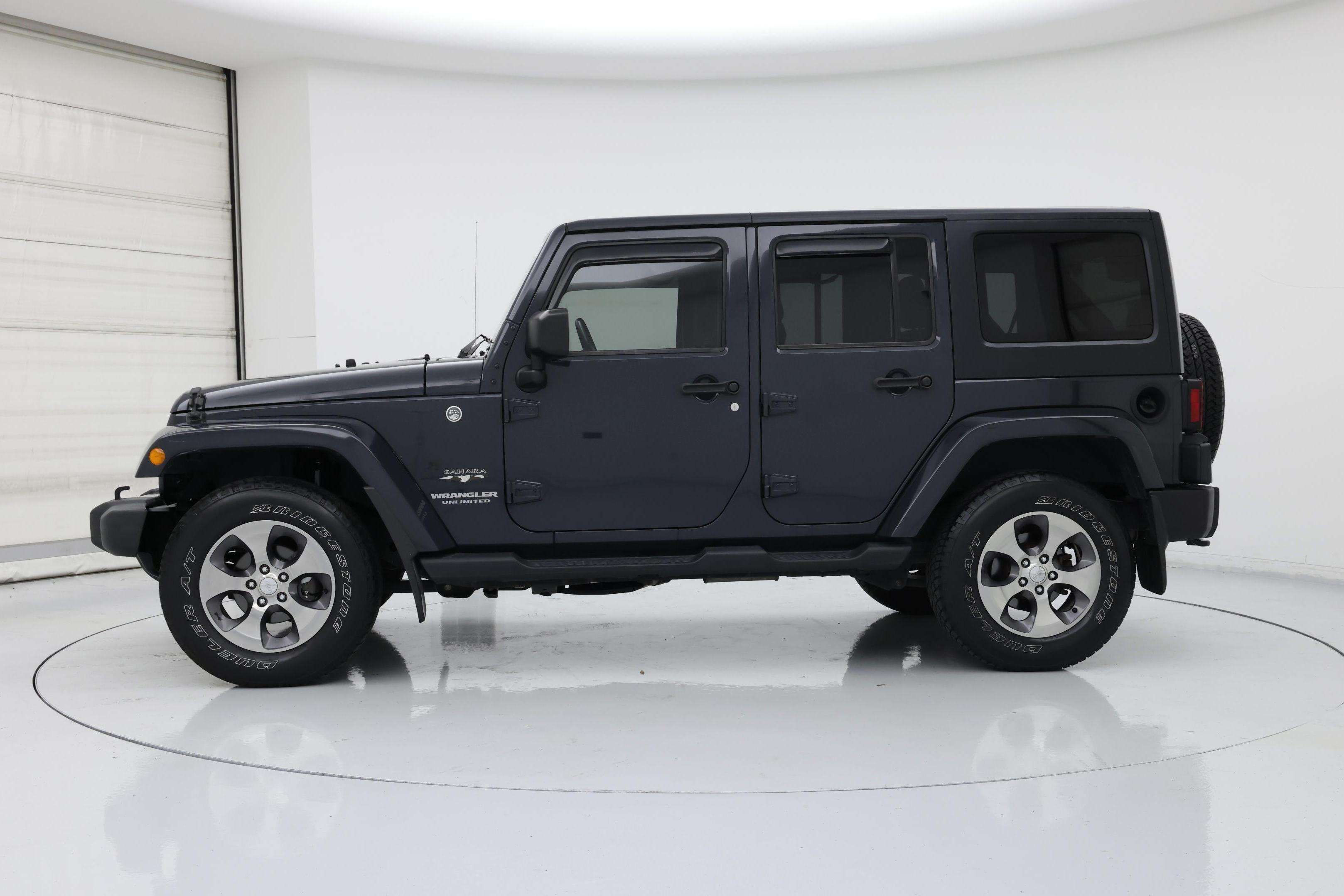 Thumbnail: 2017 Jeep Wrangler - 3