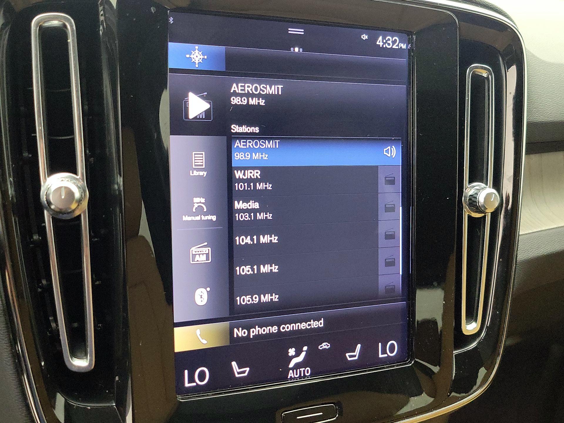 Thumbnail: 2020 Volvo XC40 - 16