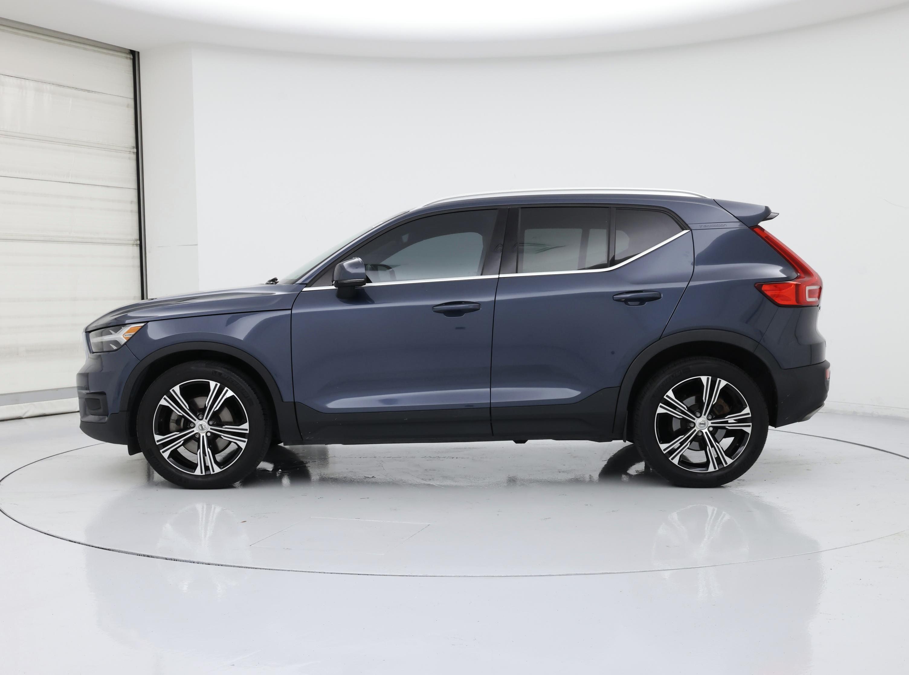 Thumbnail: 2020 Volvo XC40 - 3
