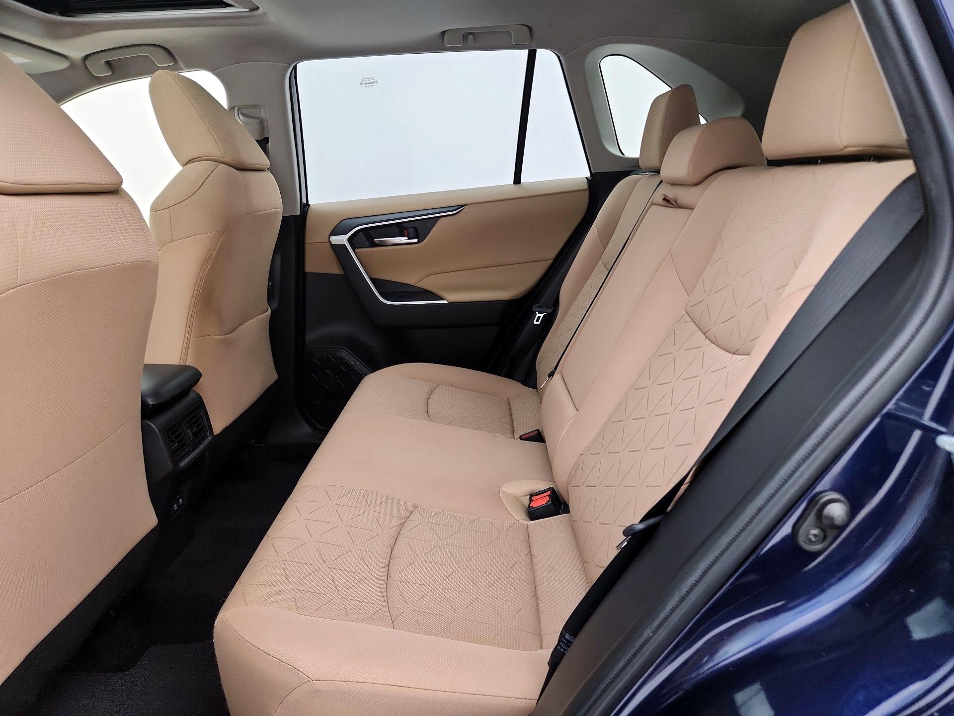 Thumbnail: 2019 Toyota RAV4 - 20