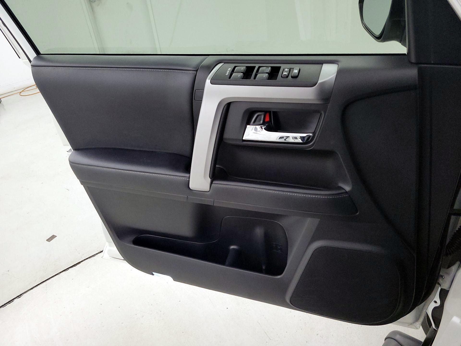 Thumbnail: 2021 Toyota 4Runner - 12