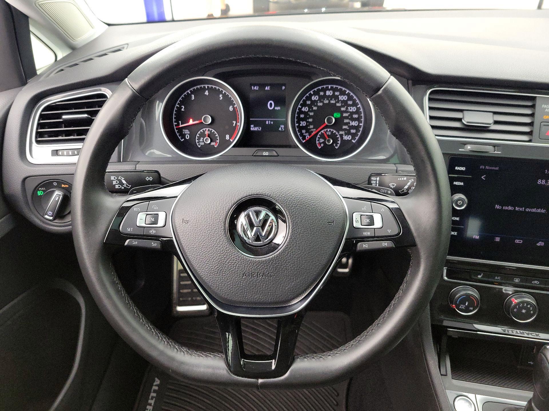 Thumbnail: 2019 Volkswagen Golf - 10