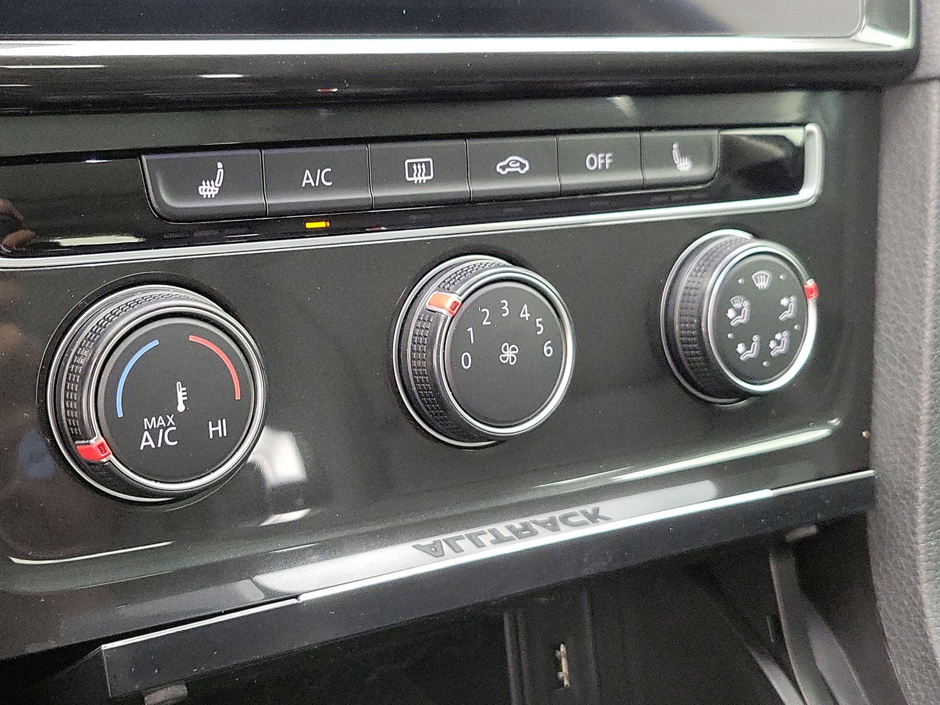 Thumbnail: 2019 Volkswagen Golf - 16