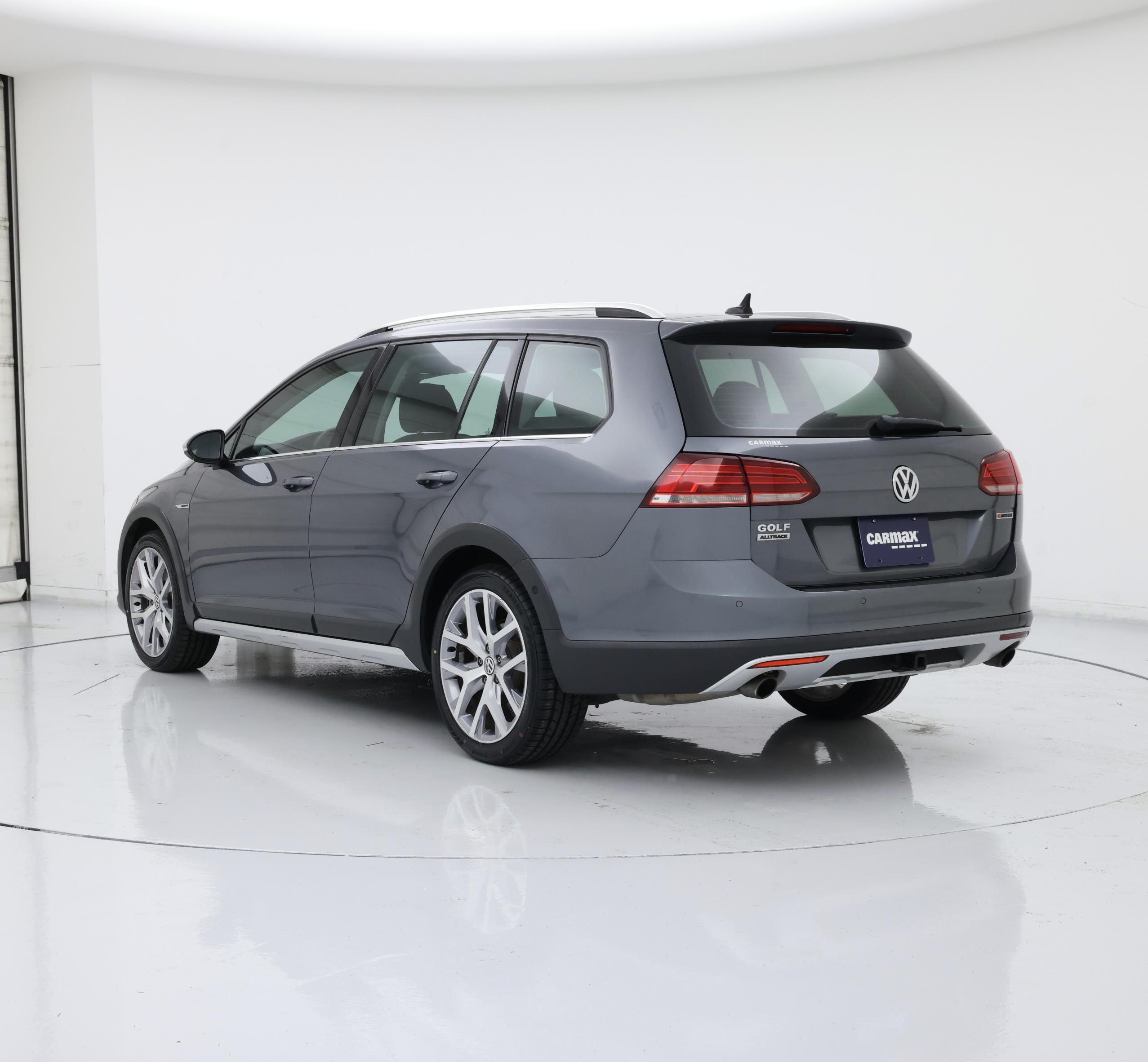 Thumbnail: 2019 Volkswagen Golf - 2