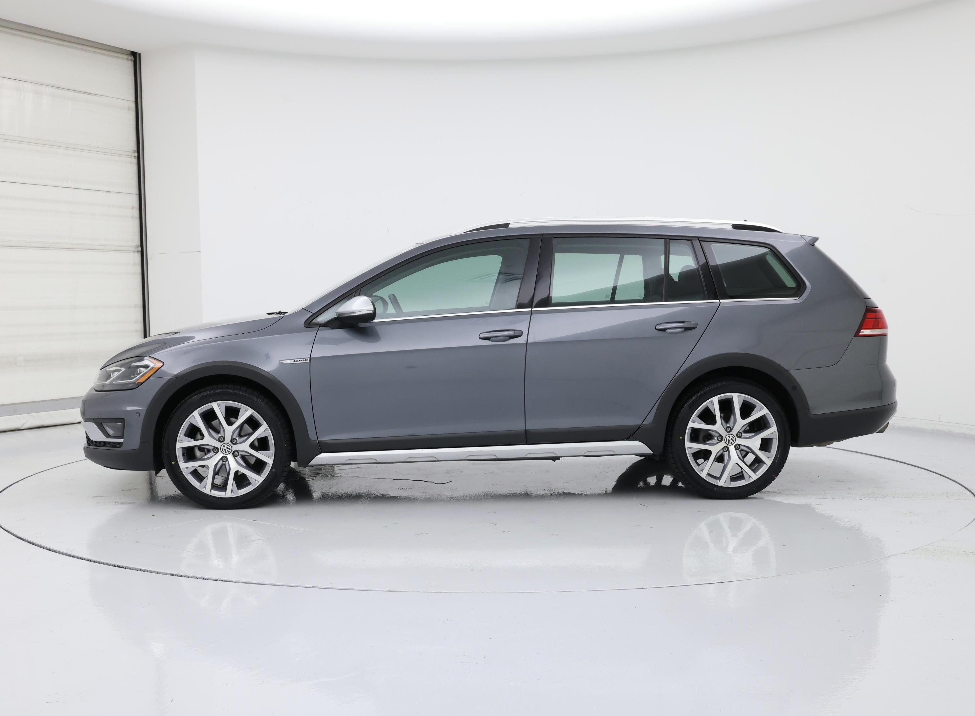 Thumbnail: 2019 Volkswagen Golf - 3