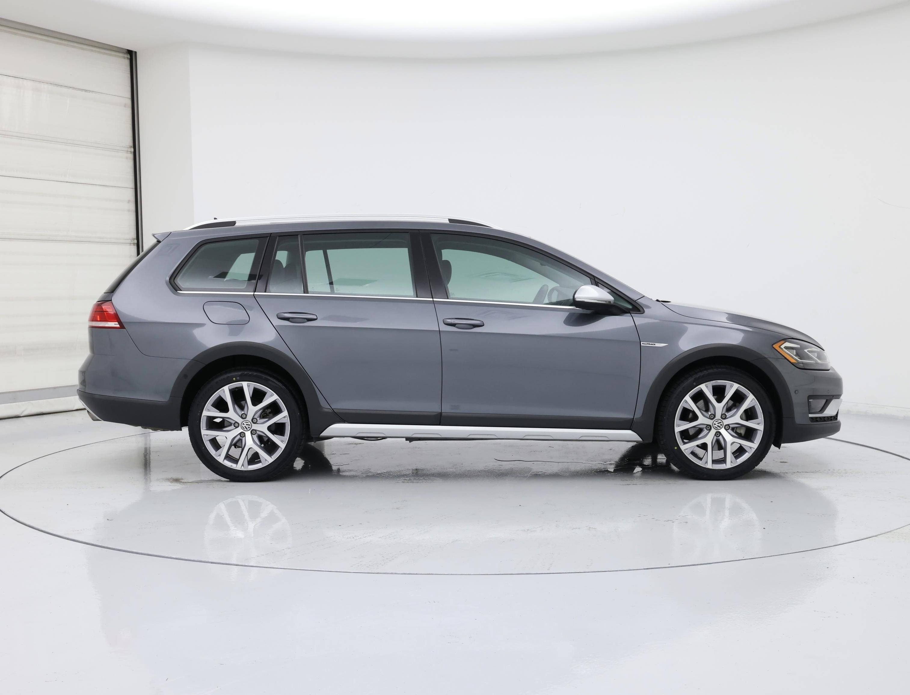 Thumbnail: 2019 Volkswagen Golf - 7