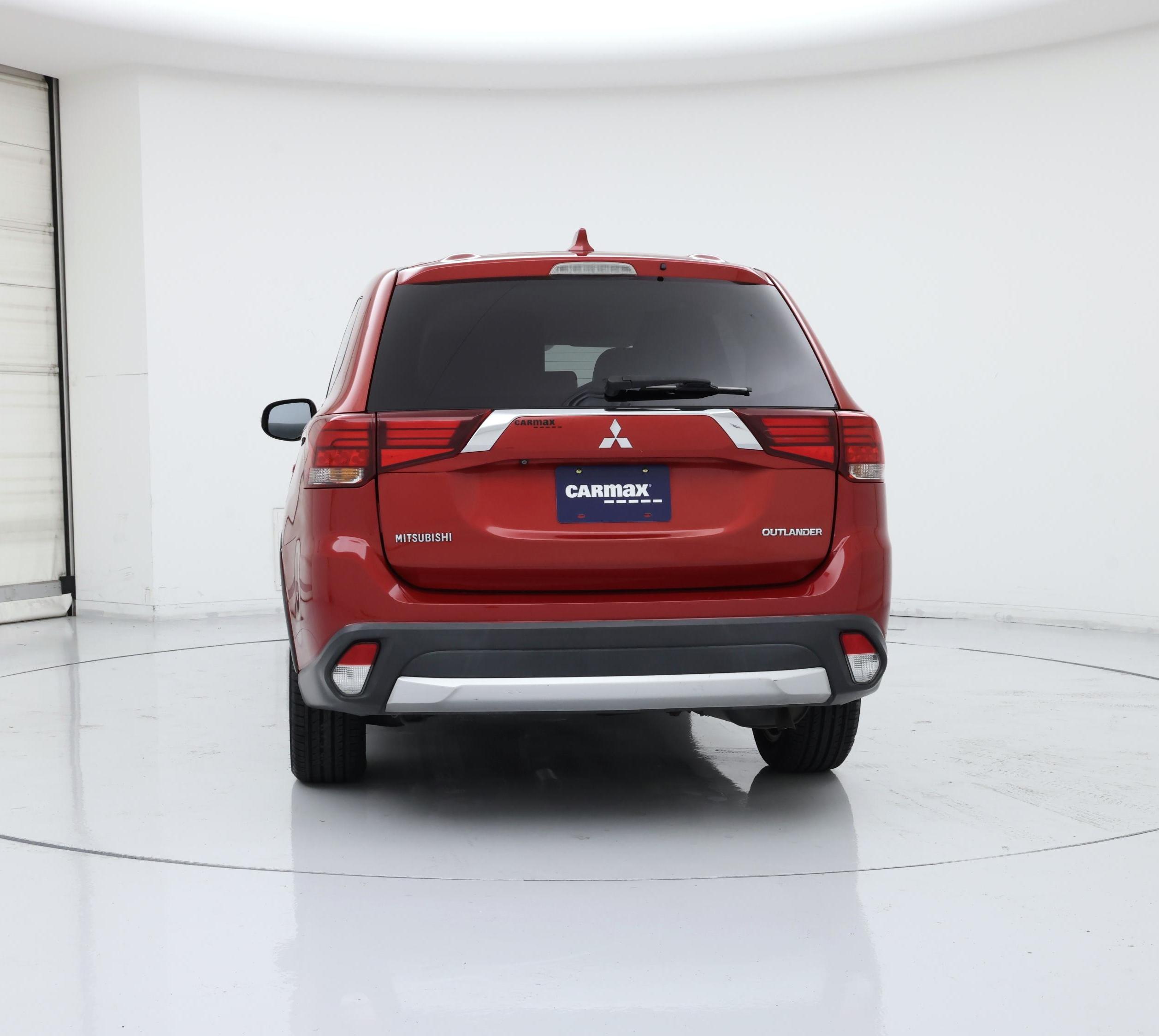 Thumbnail: 2017 Mitsubishi Outlander - 6